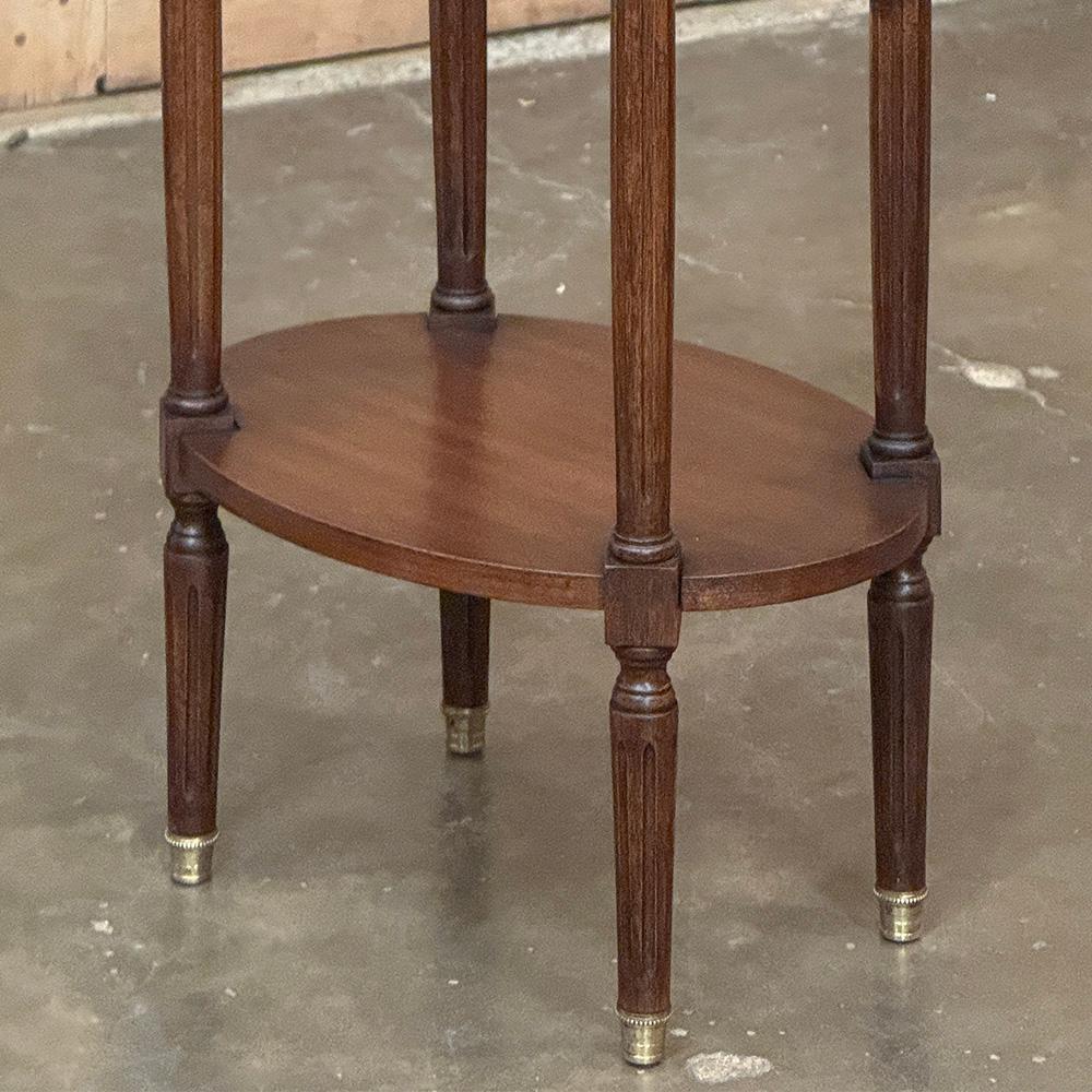 Mesa auxiliar ovalada antigua Luis XVI ~ Mesa lámpara con mármol de Carrara en venta 1