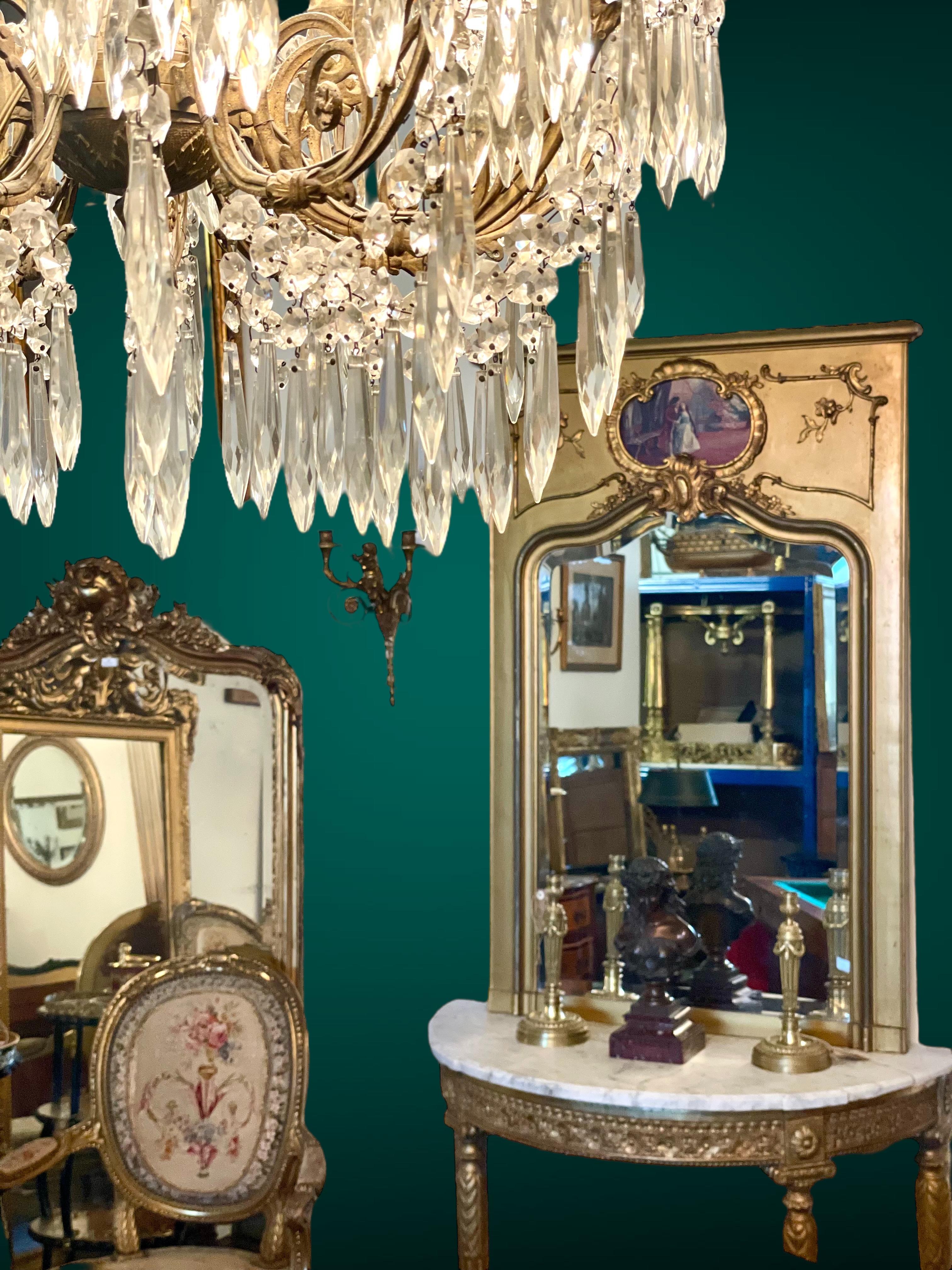Paire d'élégants chandeliers Louis XVI anciens en bronze doré en vente 9
