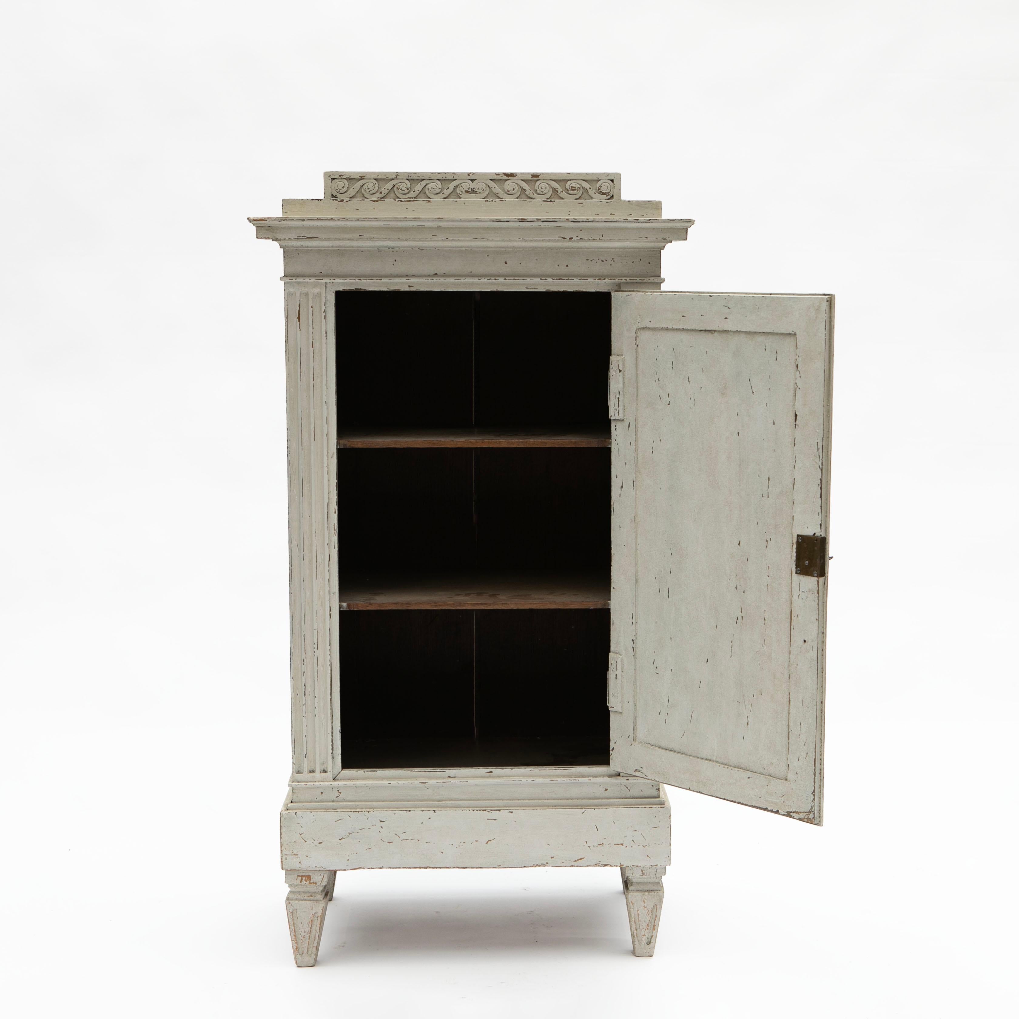 Louis XVI Painted Pedestal Cabinet  For Sale 1