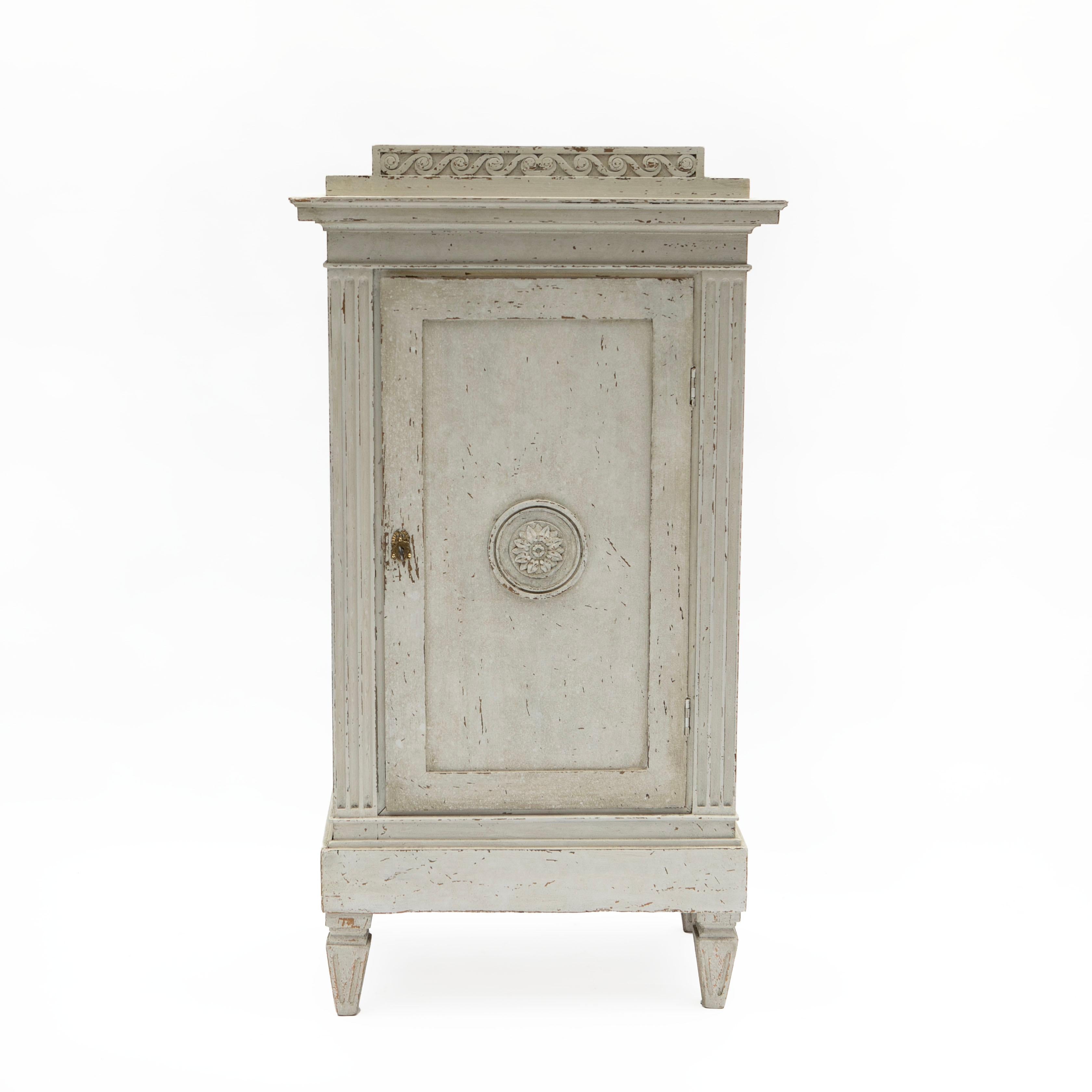 Louis XVI Painted Pedestal Cabinet  For Sale 3