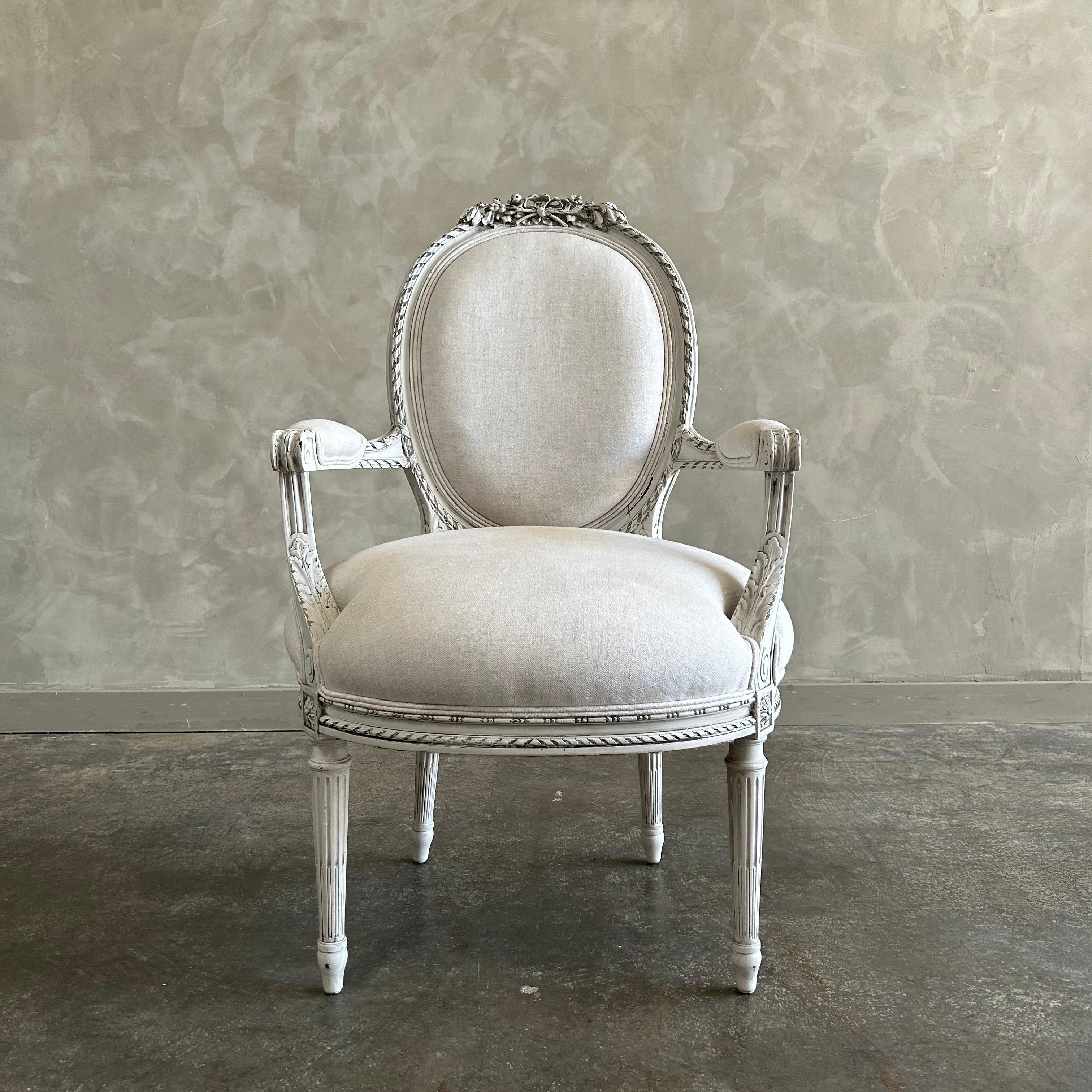 Antique Louis XVI style accent chair For Sale 3