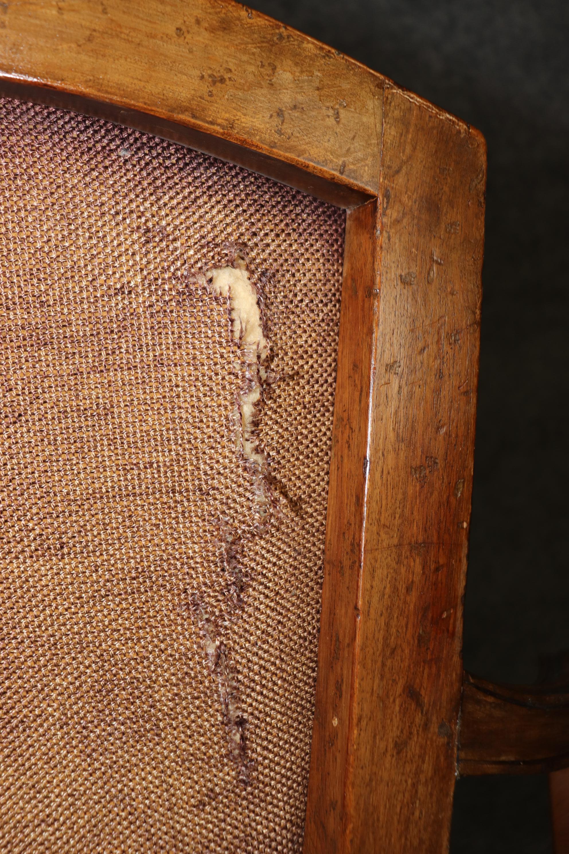 Antiker Sessel im Louis-XVI.-Stil, signiert, hergestellt in Italien im Angebot 5
