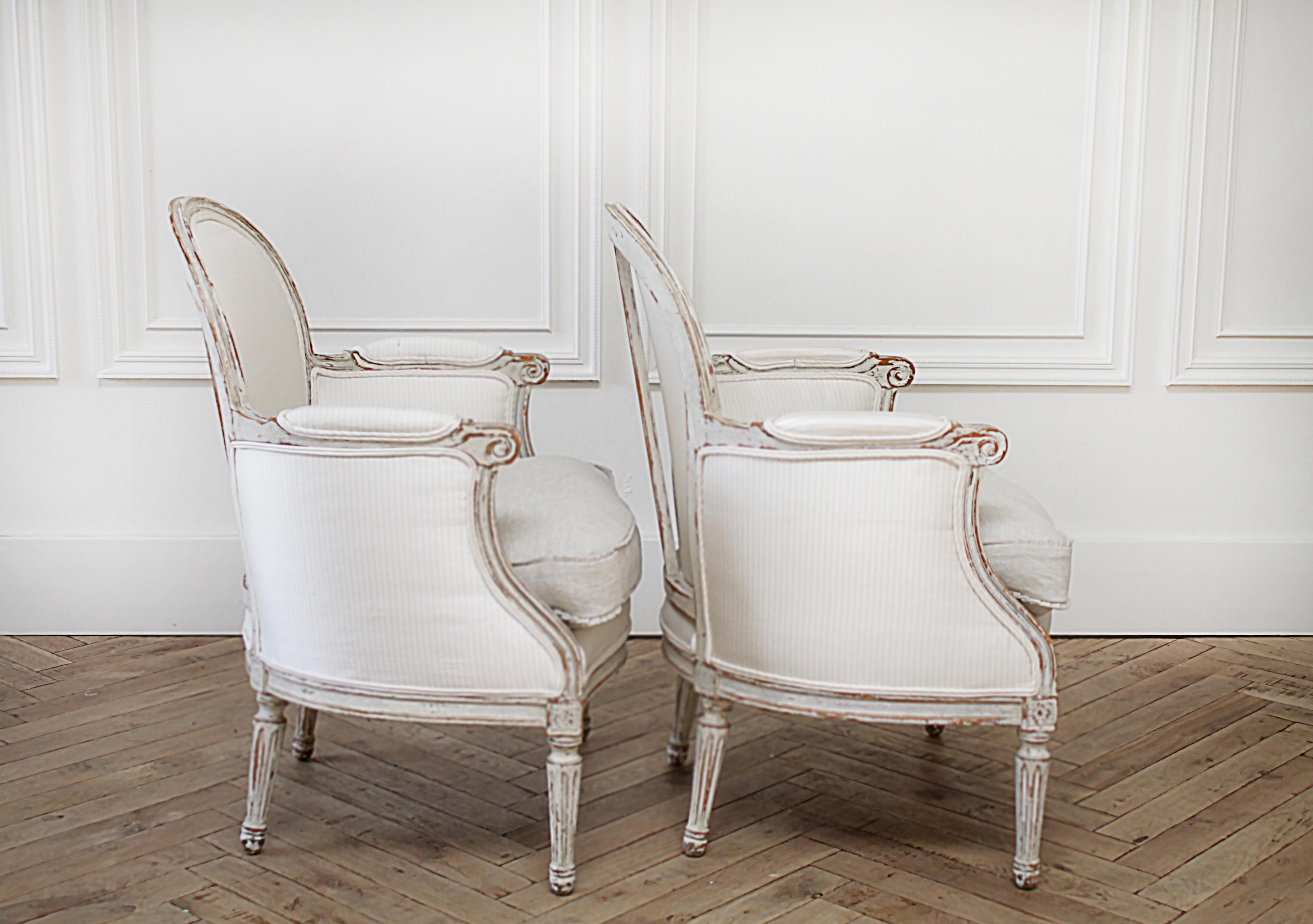 Antique Louis XVI Style Bergère Chairs in Silk and Linen Upholstery In Good Condition In Brea, CA