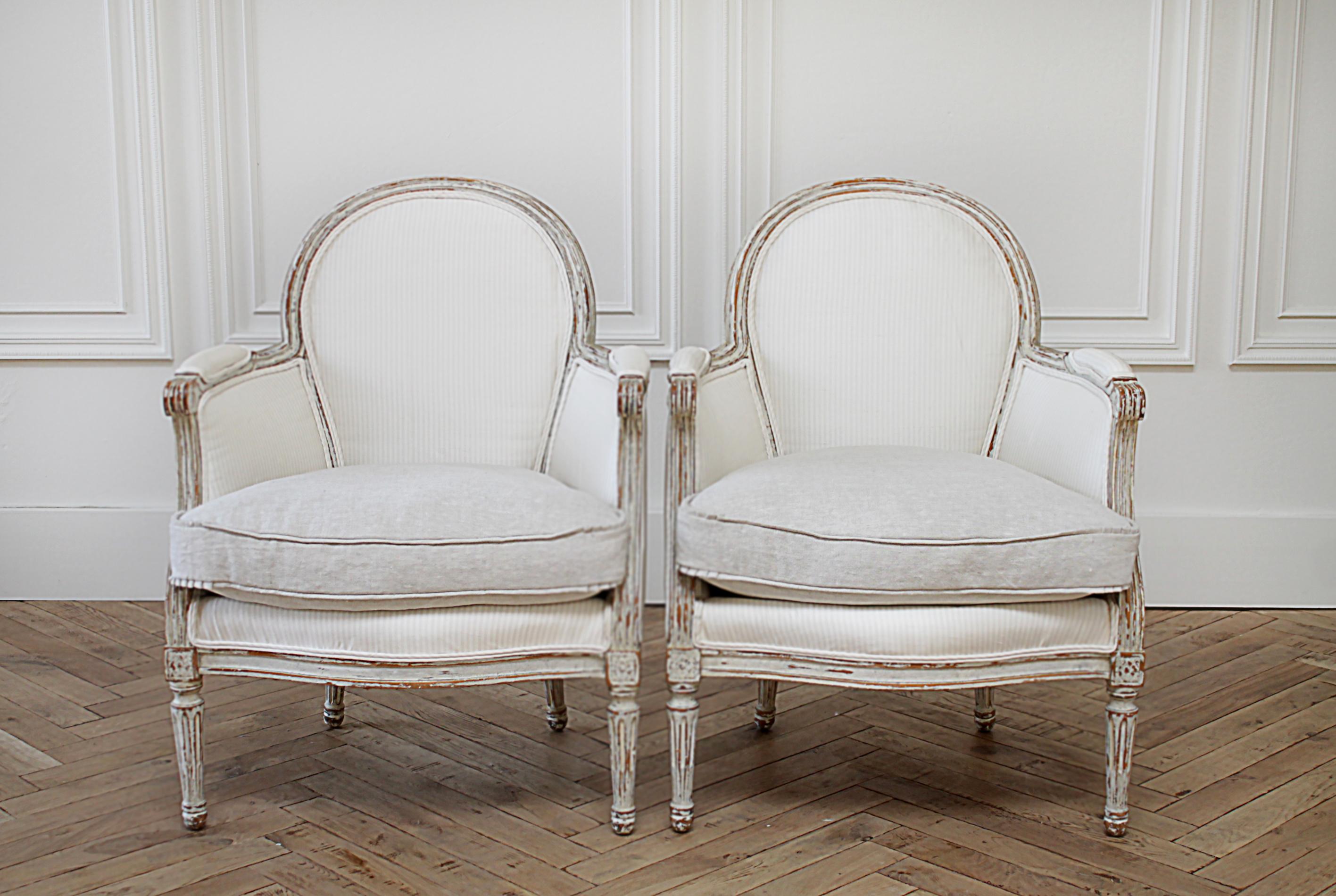 20th Century Antique Louis XVI Style Bergère Chairs in Silk and Linen Upholstery