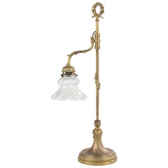 Antike Bronze-Schreibtisch-/Tischlampe im Louis-XVI.-Stil mit blauem schillerndem Glasschirm