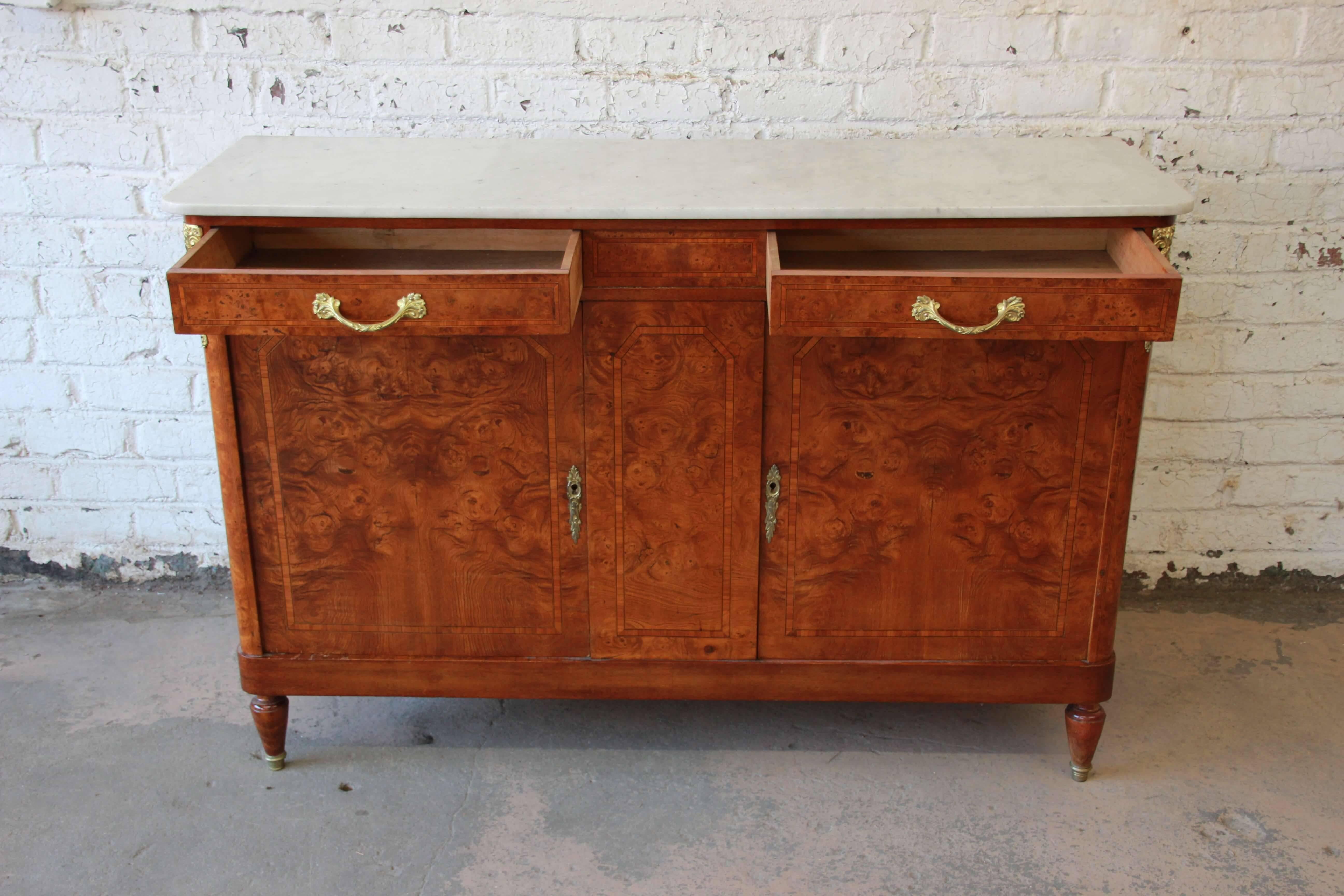 Antike Louis XVI Stil Wurzelholz Marmor-Top Sideboard Credenza (Louis XVI.)