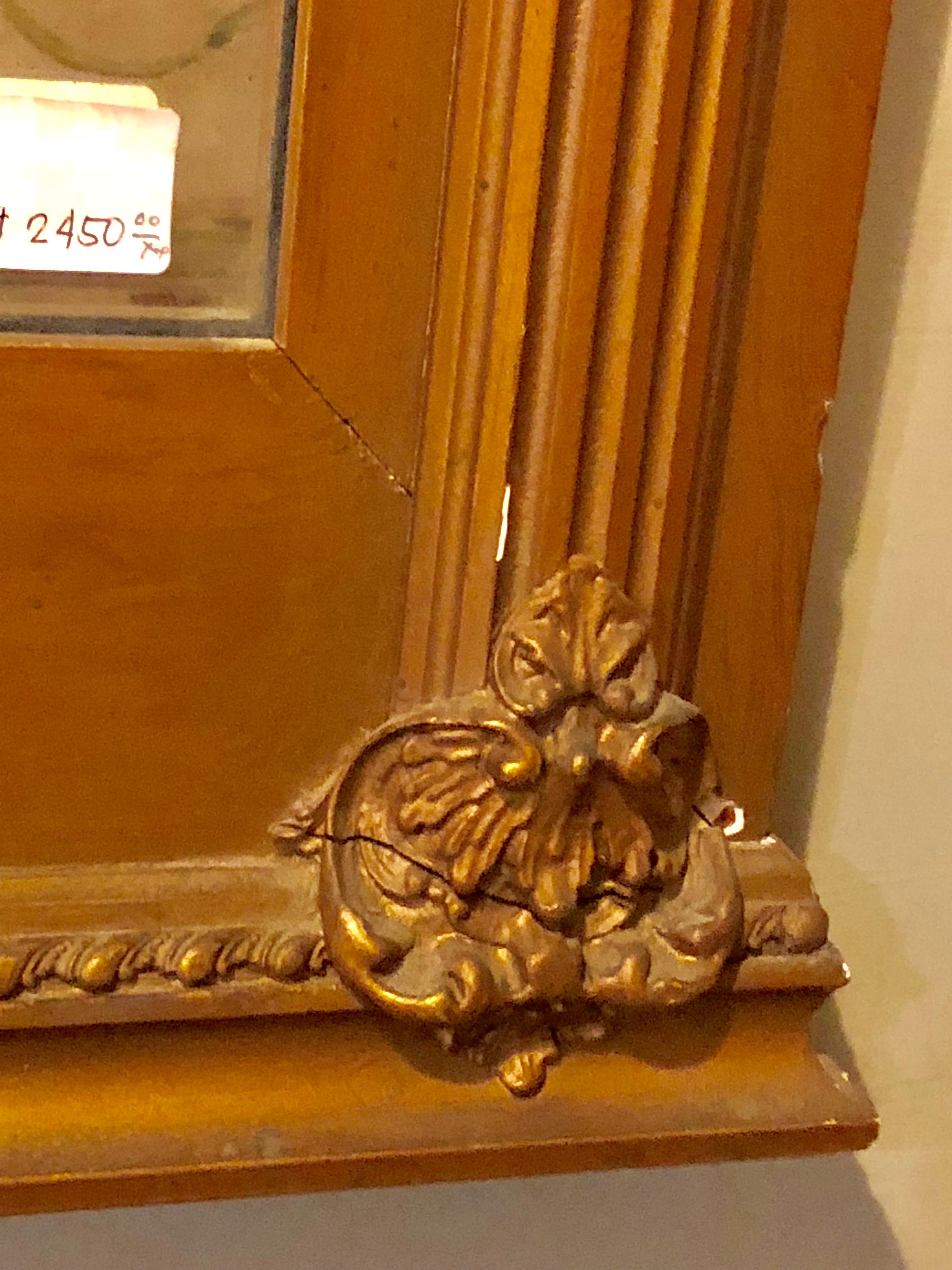 Antiker antiker Louis XVI-Stil geschnitztes vergoldetes Holz über dem Kaminsims oder Konsolenspiegel im Angebot 2