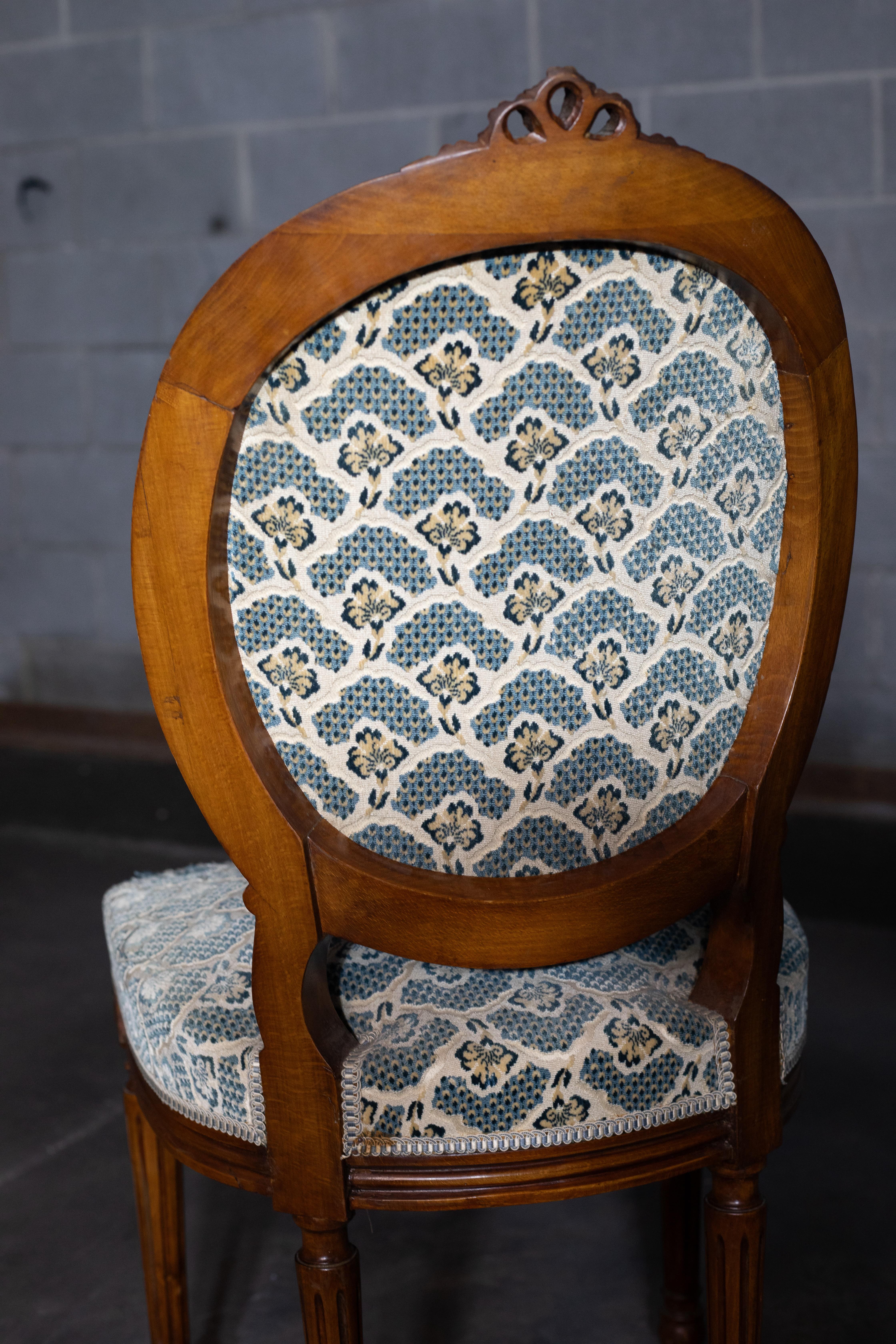 Chaises anciennes de style Louis XVI (ensemble de 4) en vente 5