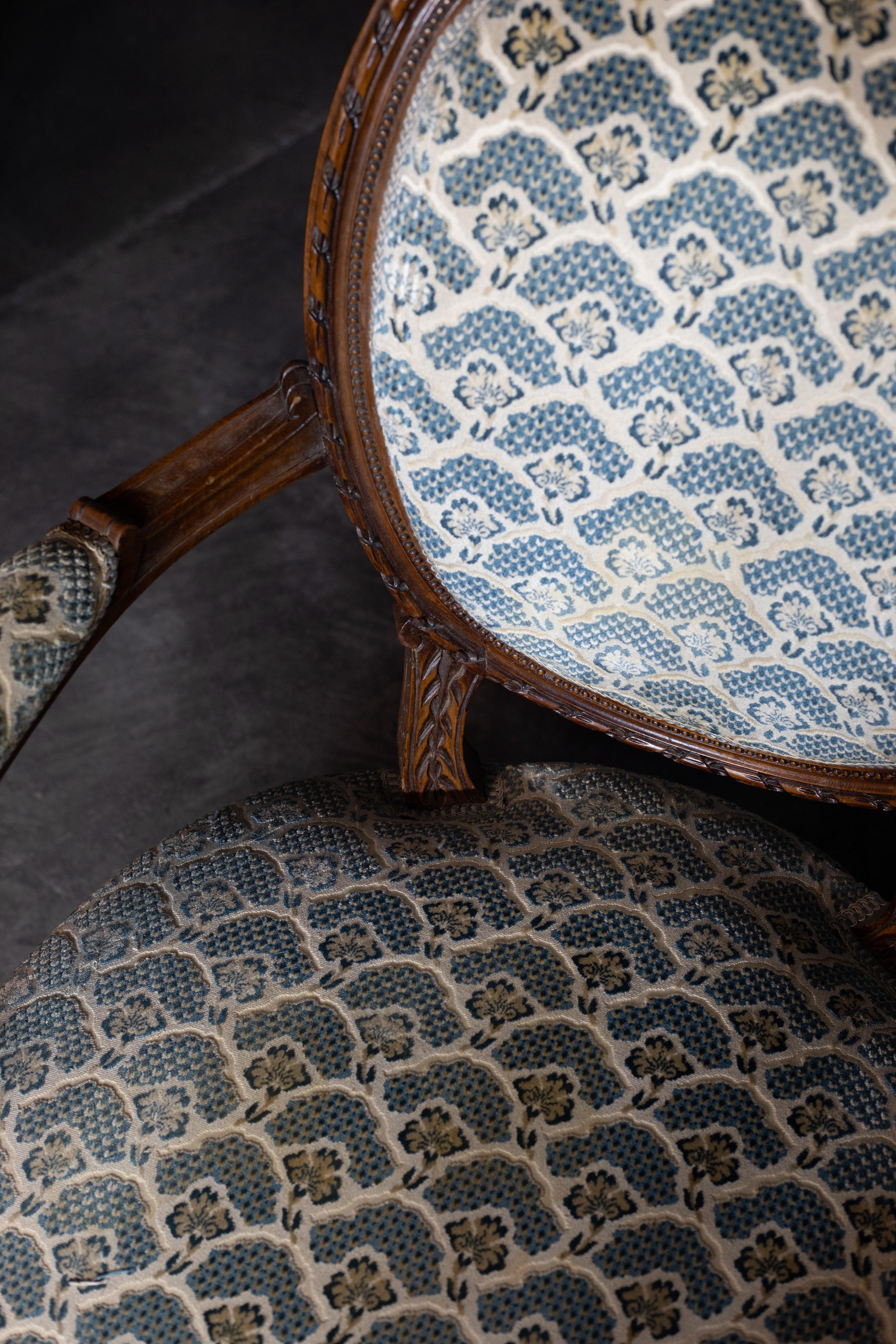 Chaises anciennes de style Louis XVI (ensemble de 4) en vente 6