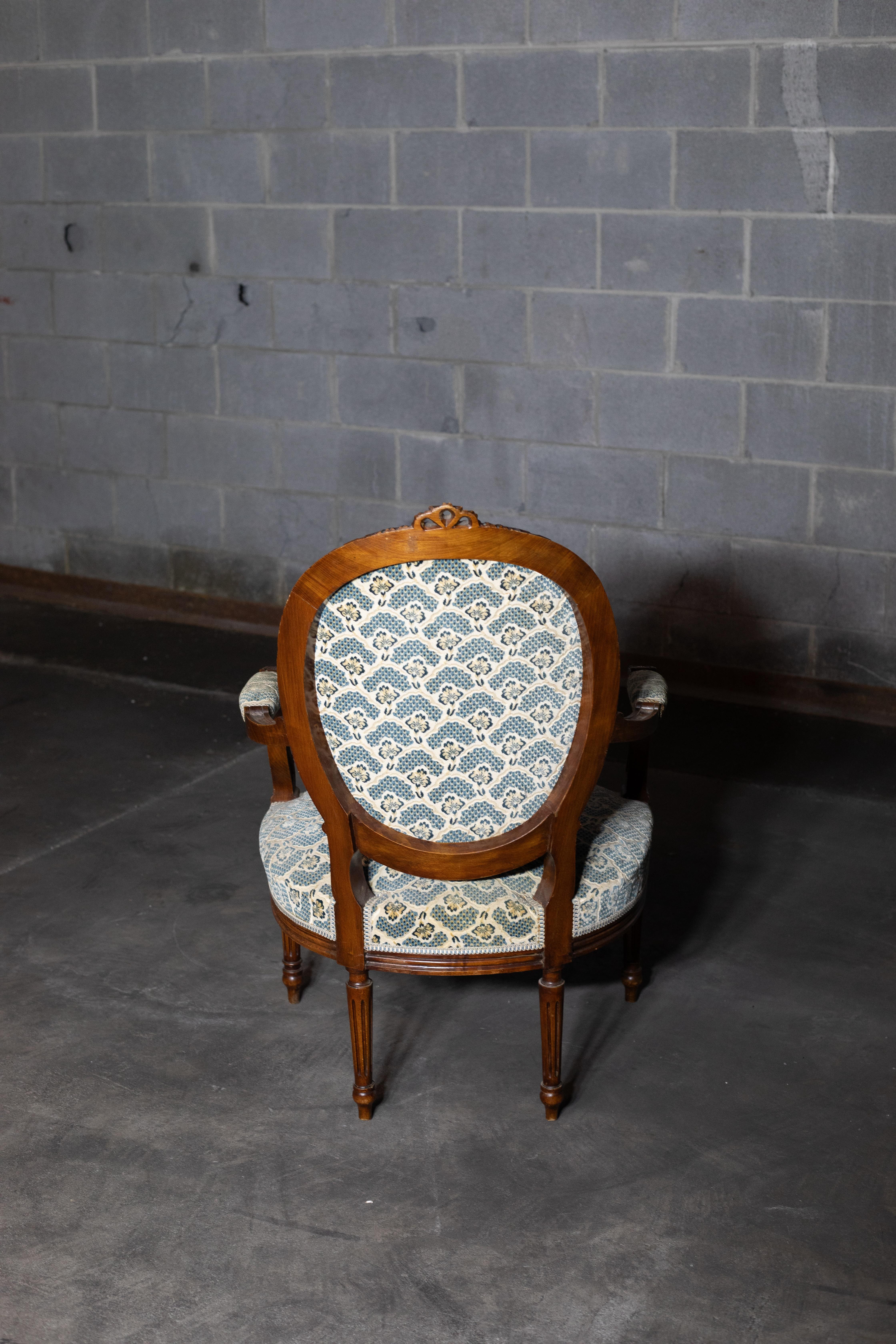 Chaises anciennes de style Louis XVI (ensemble de 4) en vente 2