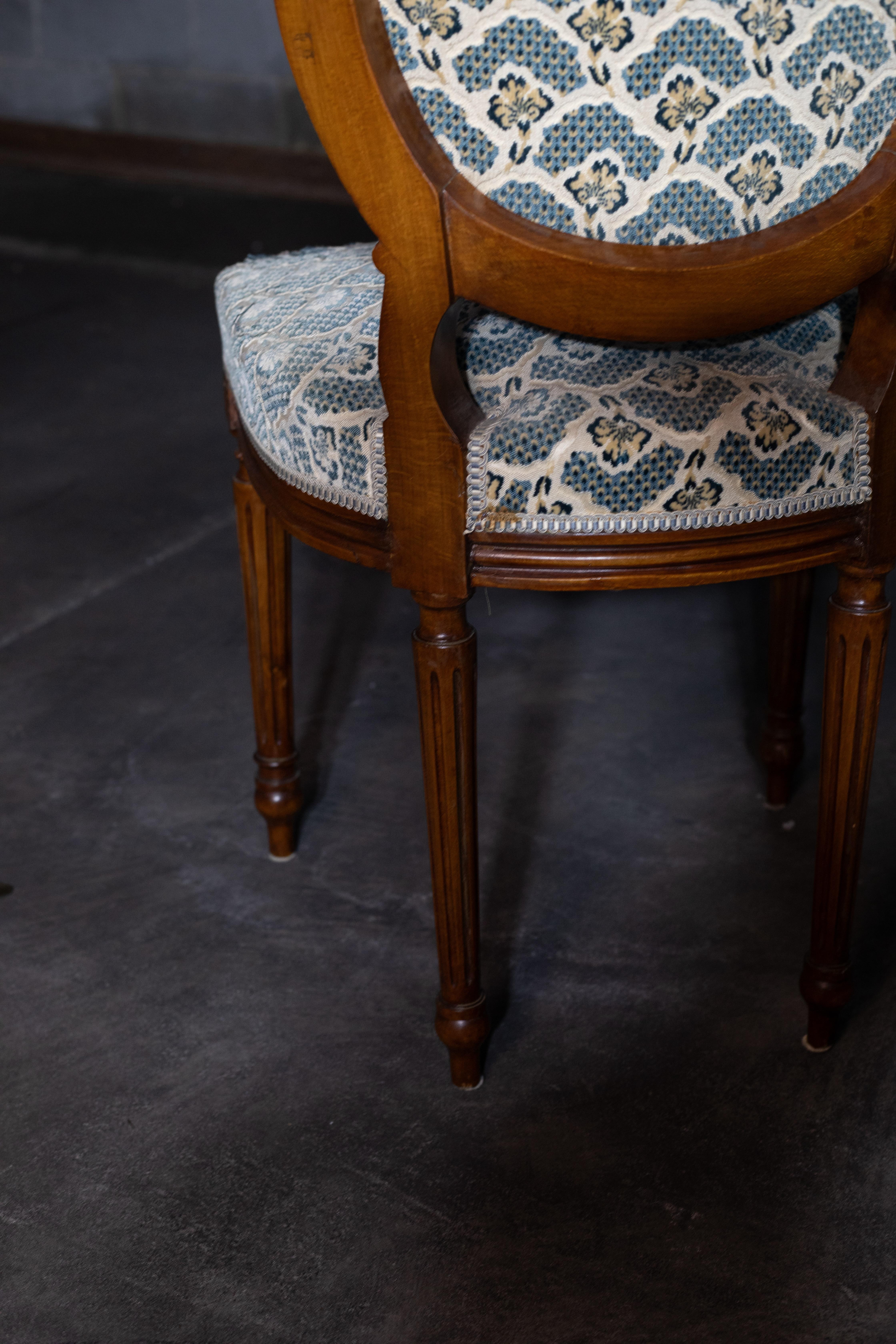 Chaises anciennes de style Louis XVI (ensemble de 4) en vente 4