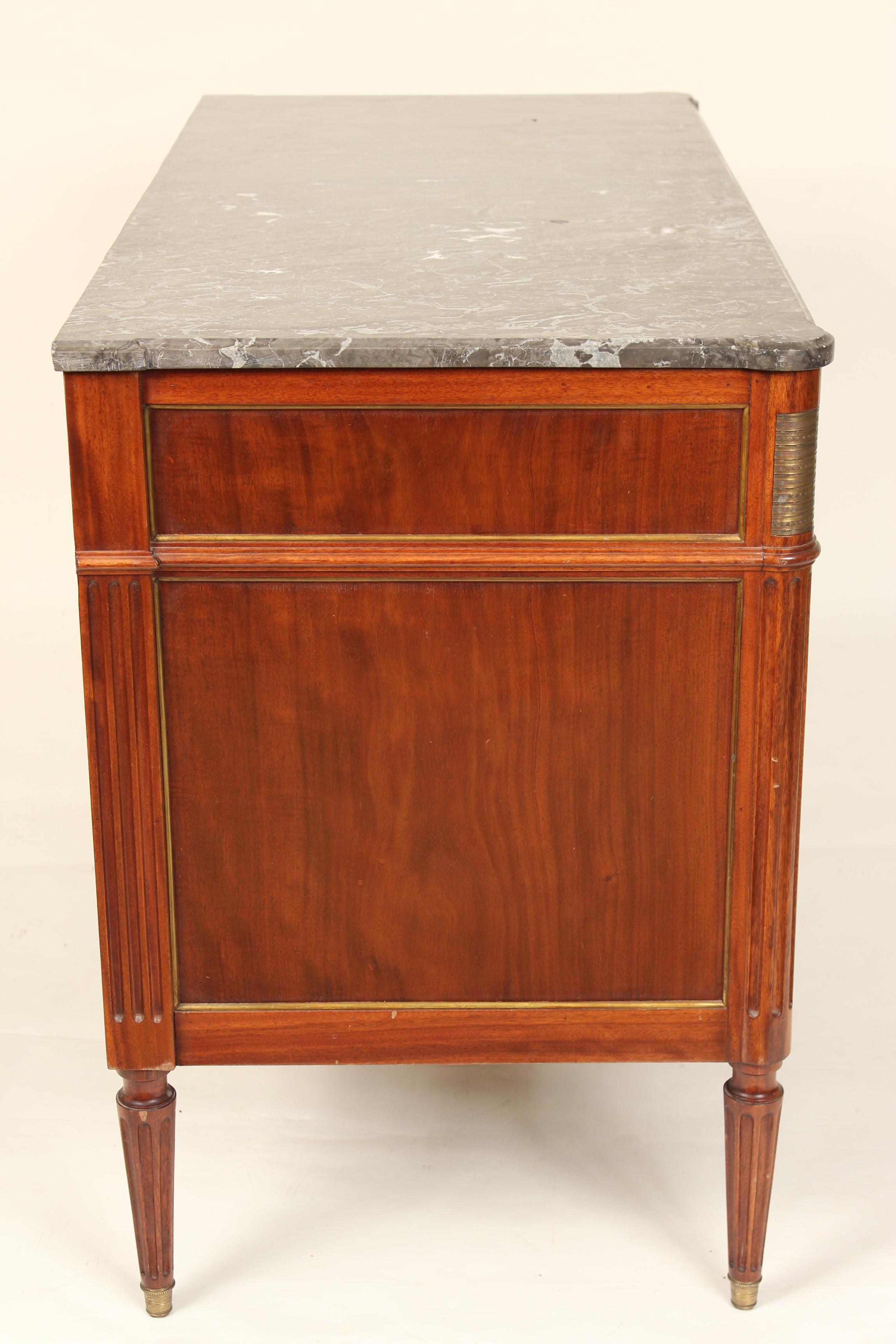 Antique Louis XVI Style Chest of Drawers In Good Condition In Laguna Beach, CA