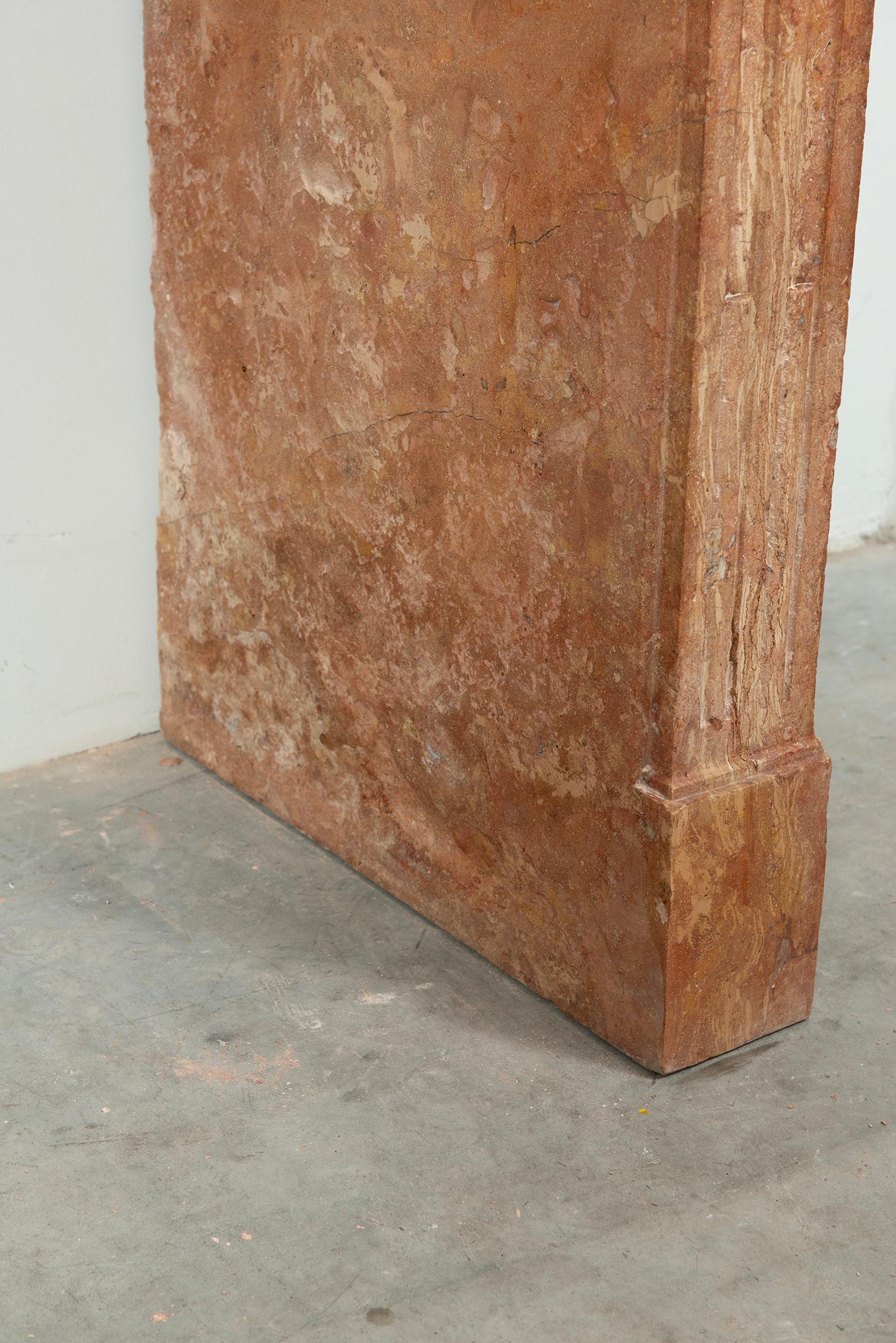 Antique Louis XVI-style Fireplace Mantel In Good Condition For Sale In Haarlem, Noord-Holland
