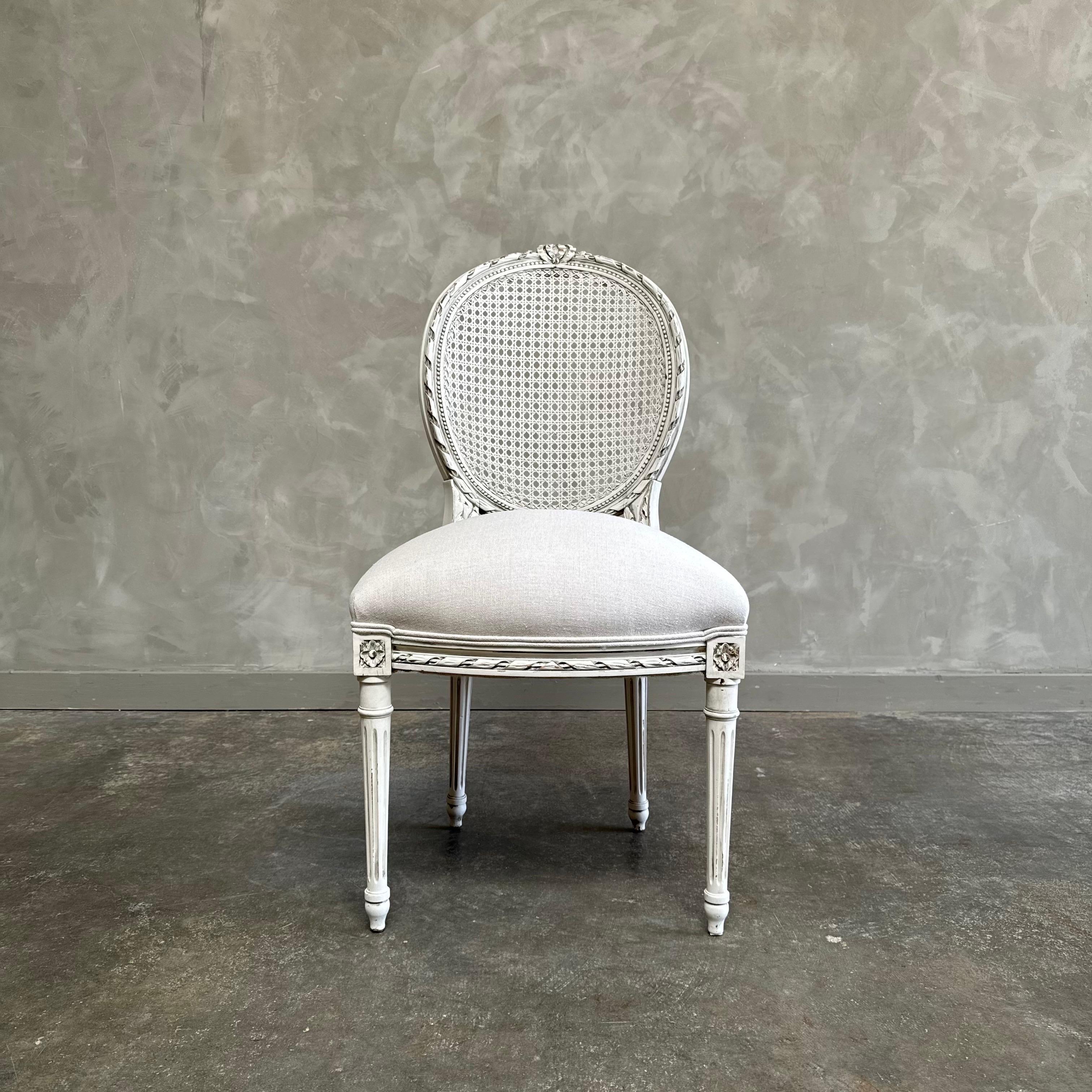 Antique Louis XVI Style French cane back chair in Oyster White Finish For Sale 4