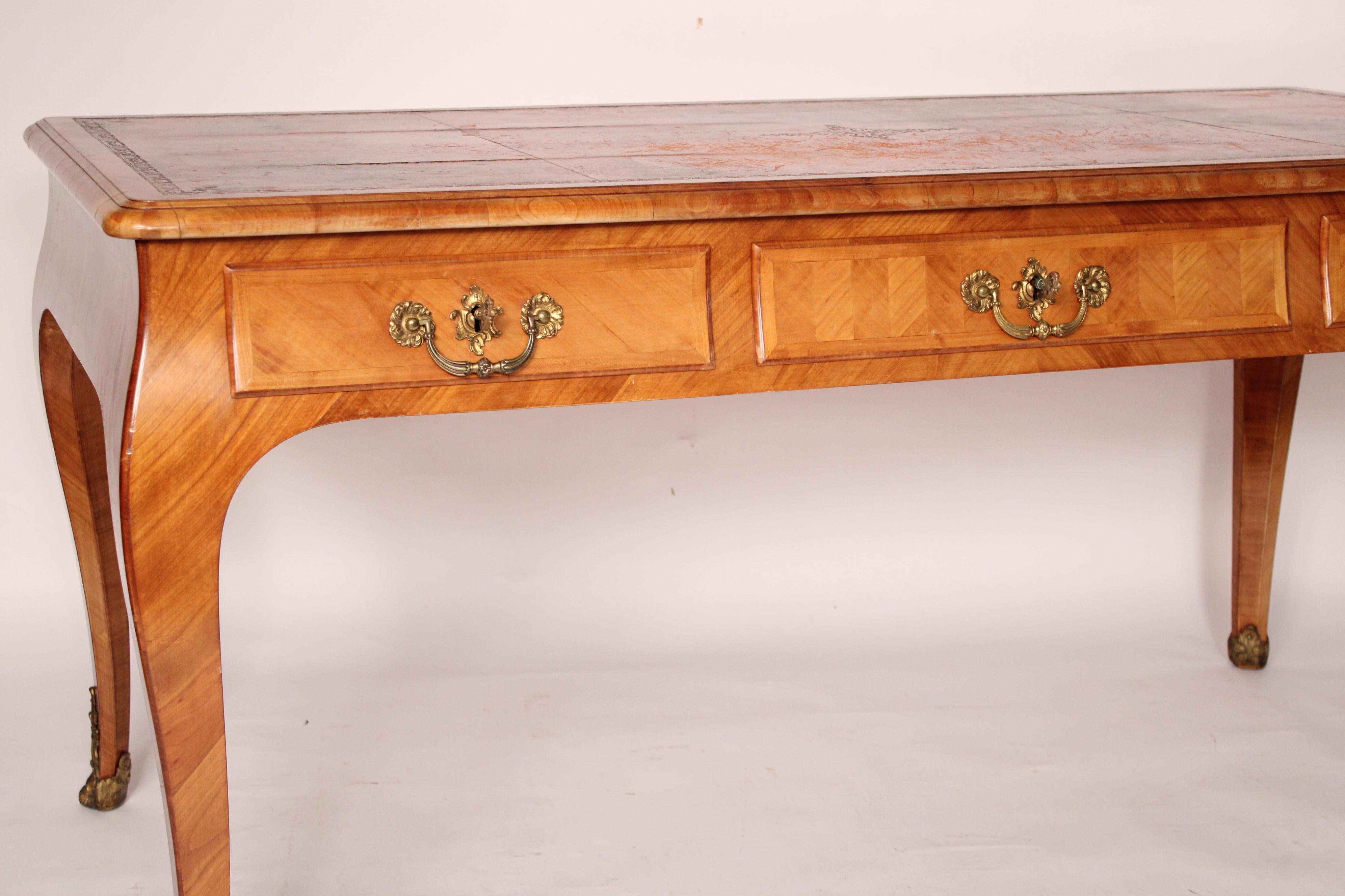 Escritorio antiguo de madera de frutal estilo Luis XVI principios del siglo XX en venta