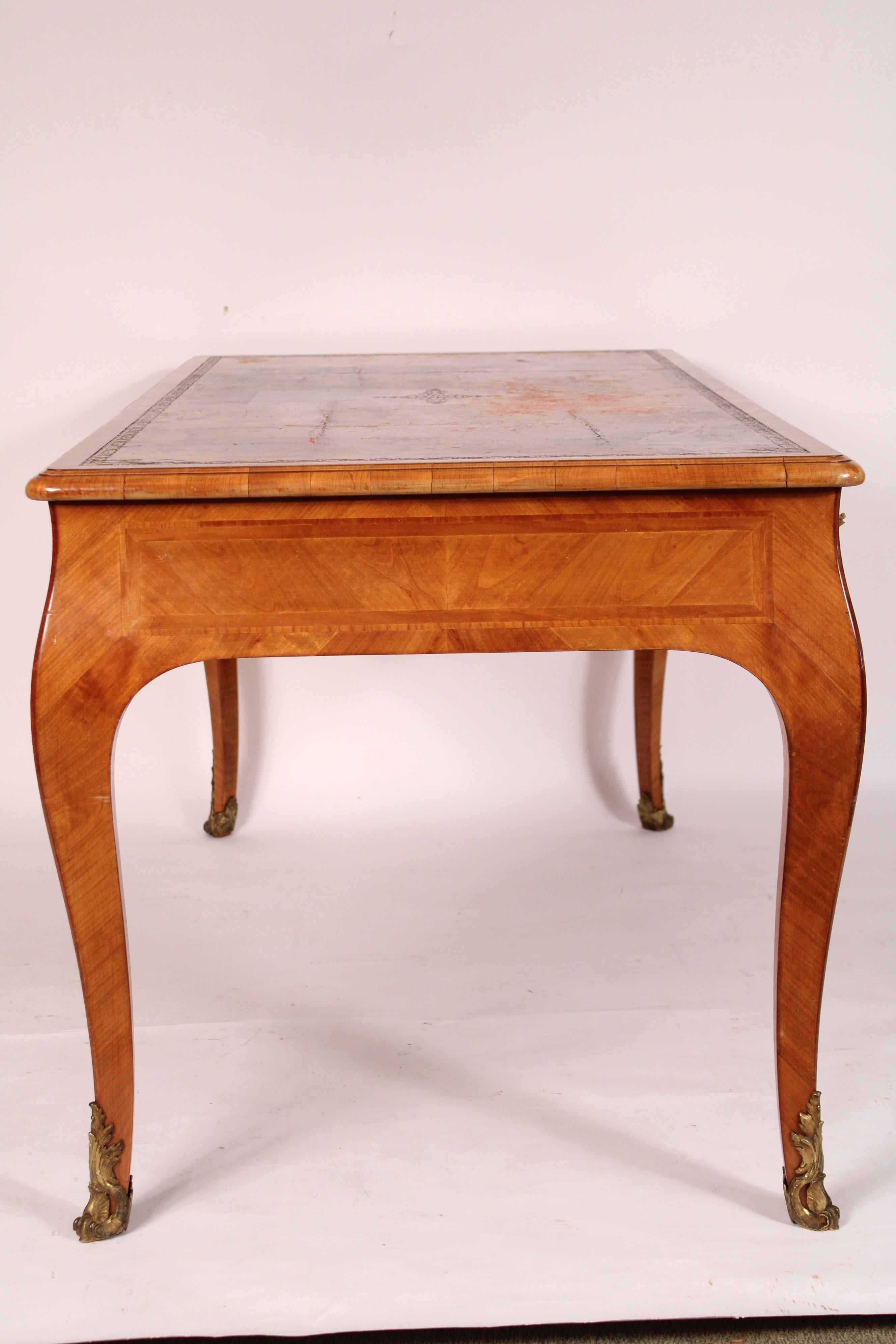 Escritorio antiguo de madera de frutal estilo Luis XVI Latón en venta
