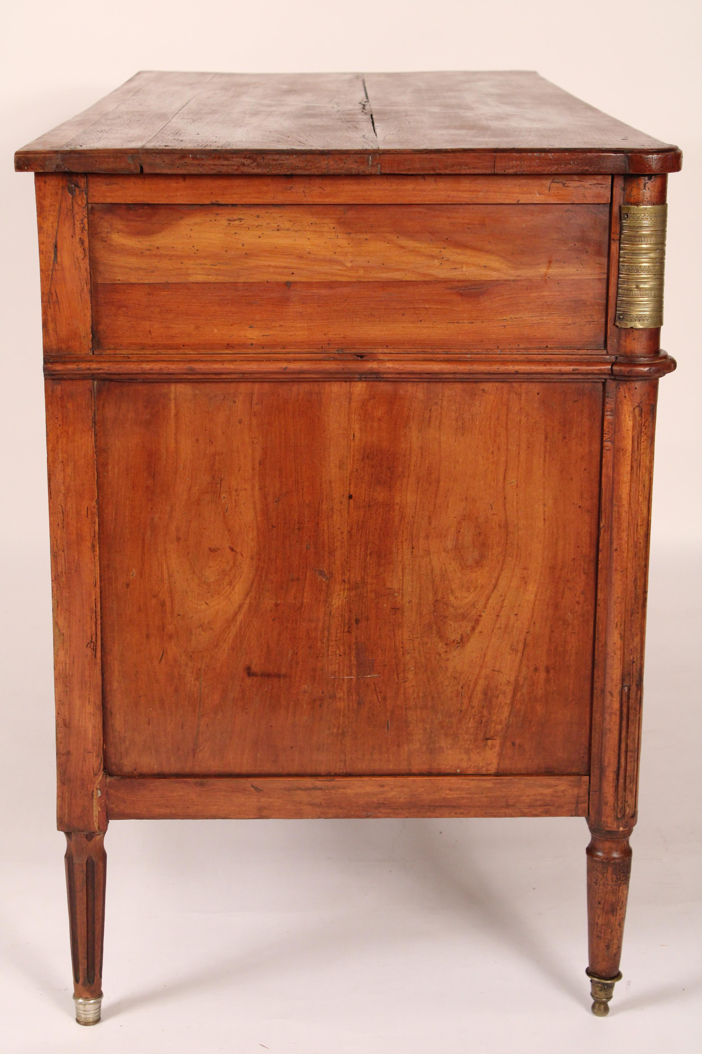 XIX secolo Antico cassettone in legno di frutta in stile Luigi XVI in vendita