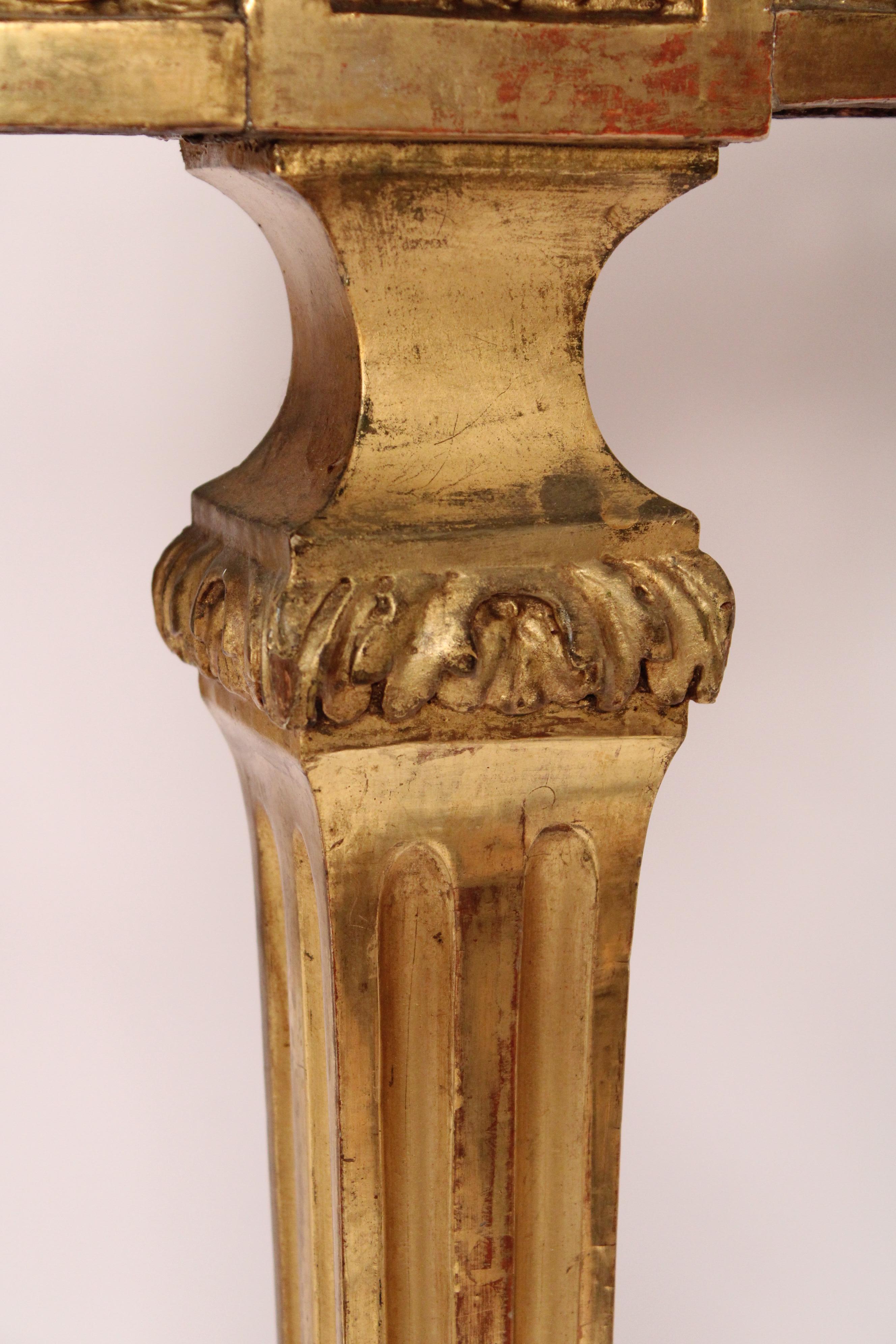 Table console ancienne de style Louis XVI en bois doré en vente 5