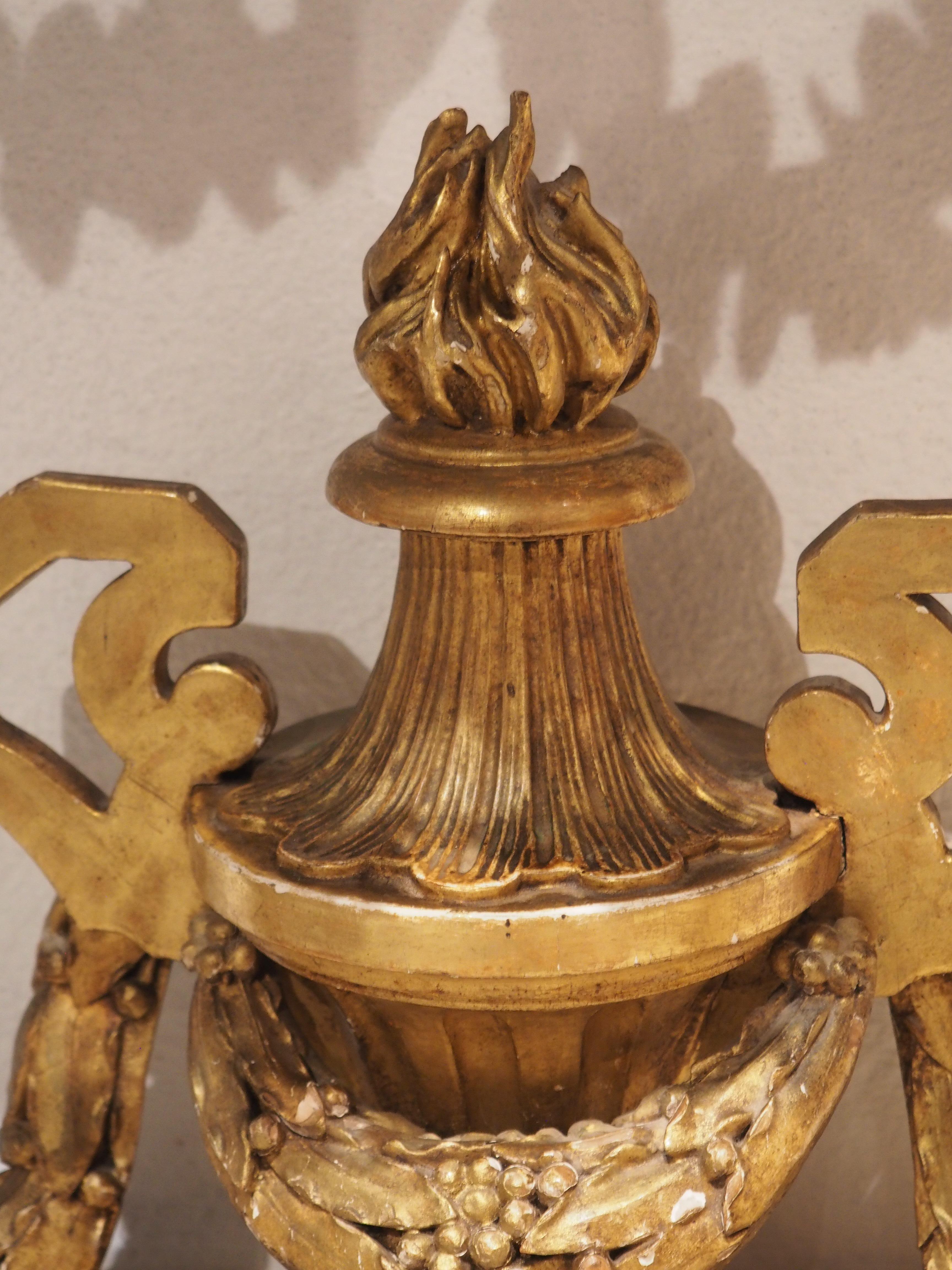 Antike Konsole aus vergoldetem Holz im Louis-XVI.-Stil mit grauer Rosenmarmorplatte, um 1860 im Angebot 2