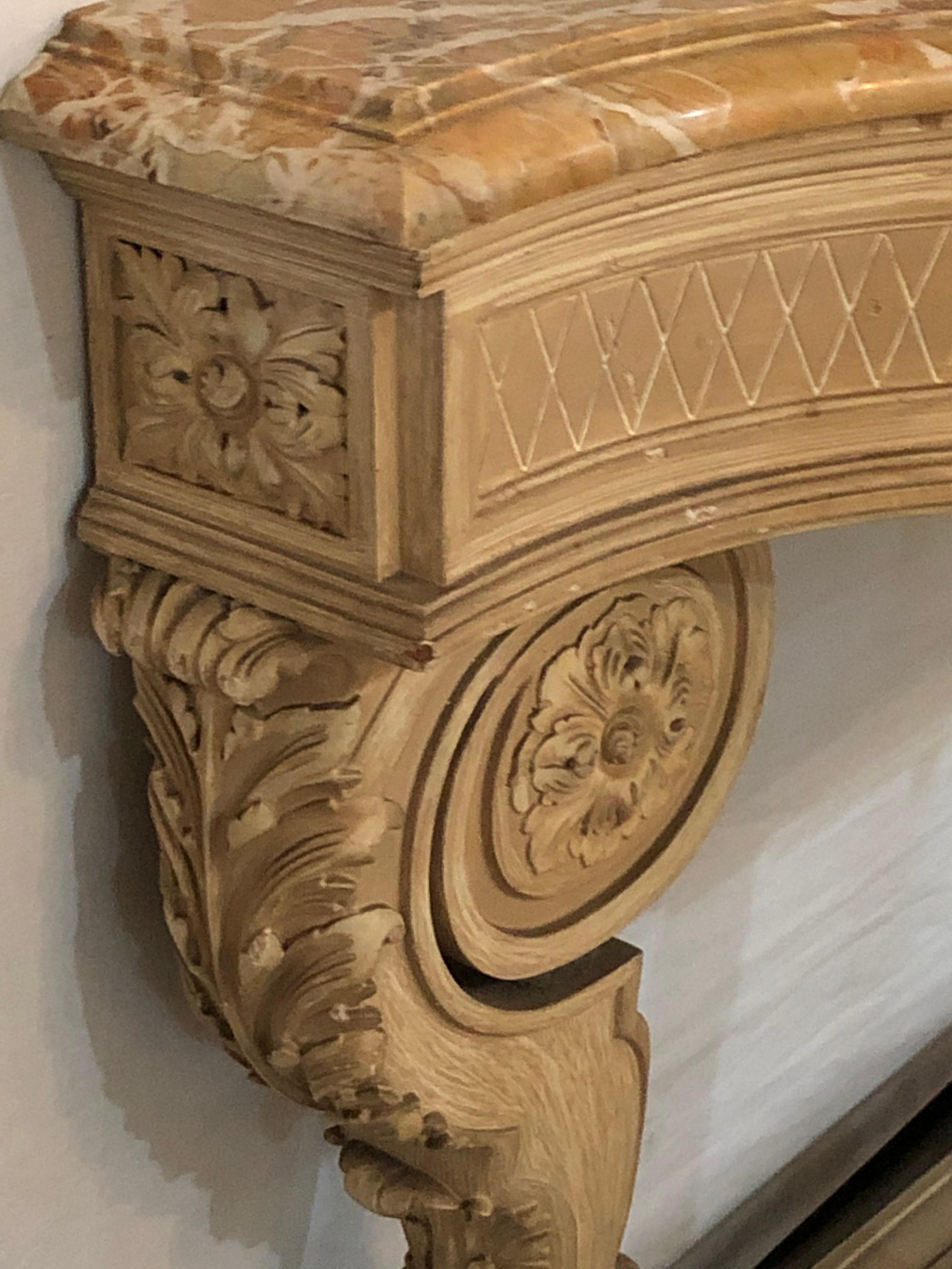 Ancienne table d'appoint ou console de style Louis XVI avec plateau en marbre Maison Jansen en vente 4