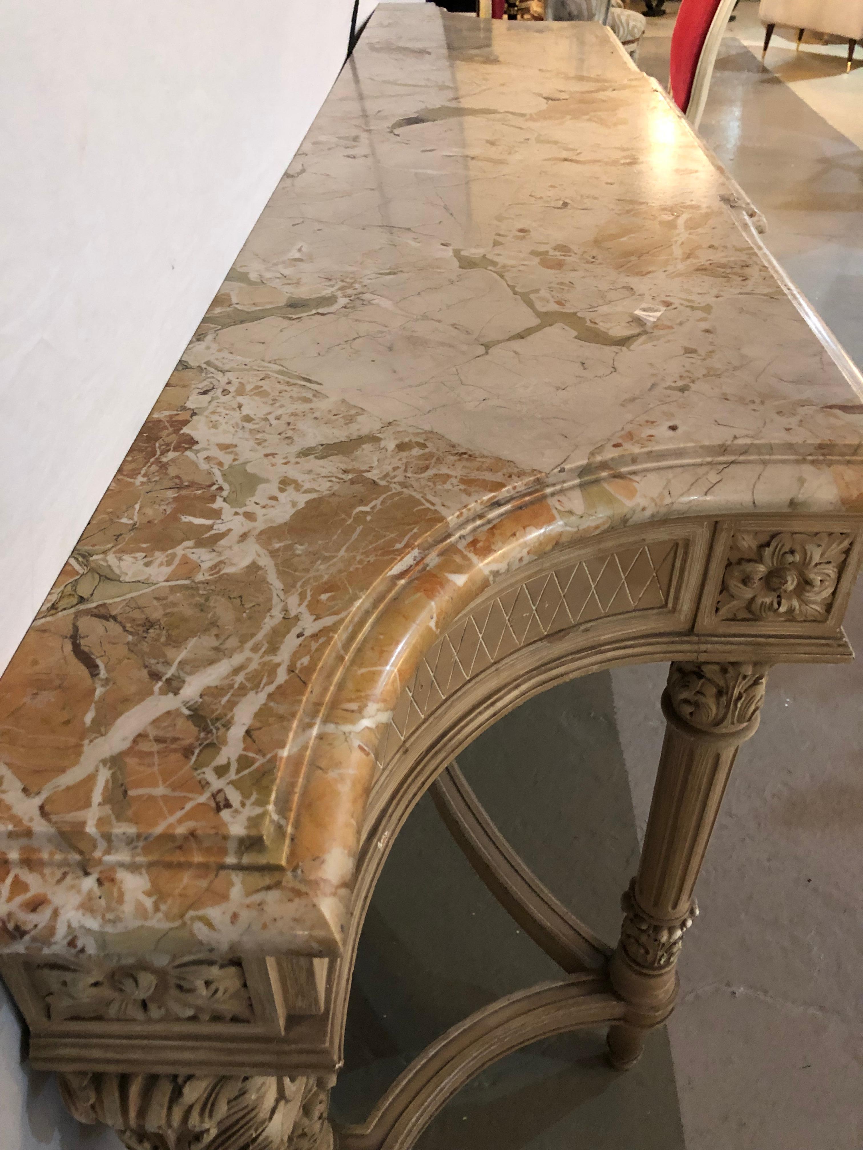 Ancienne table d'appoint ou console de style Louis XVI avec plateau en marbre Maison Jansen en vente 12