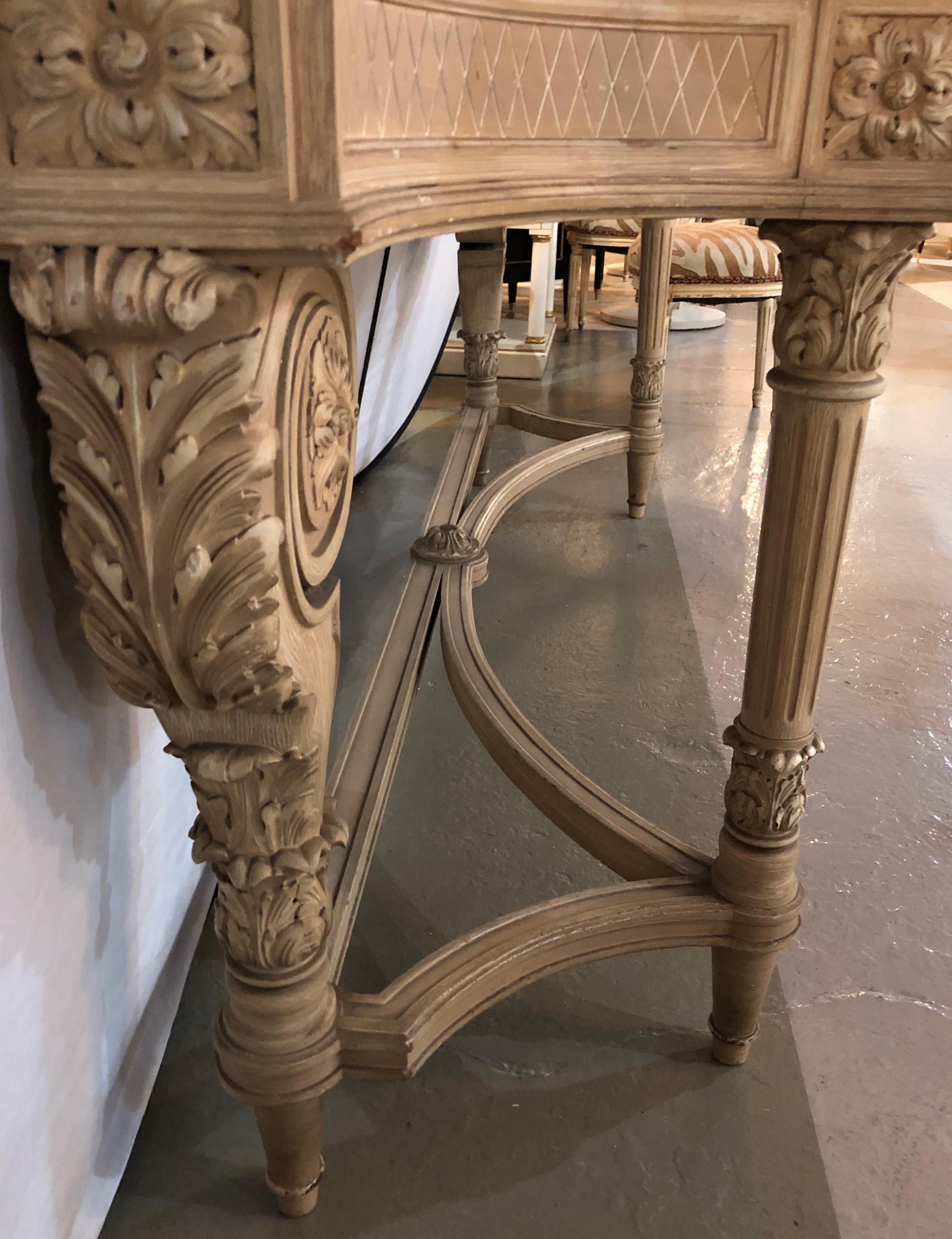 Ancienne table d'appoint ou console de style Louis XVI avec plateau en marbre Maison Jansen en vente 13