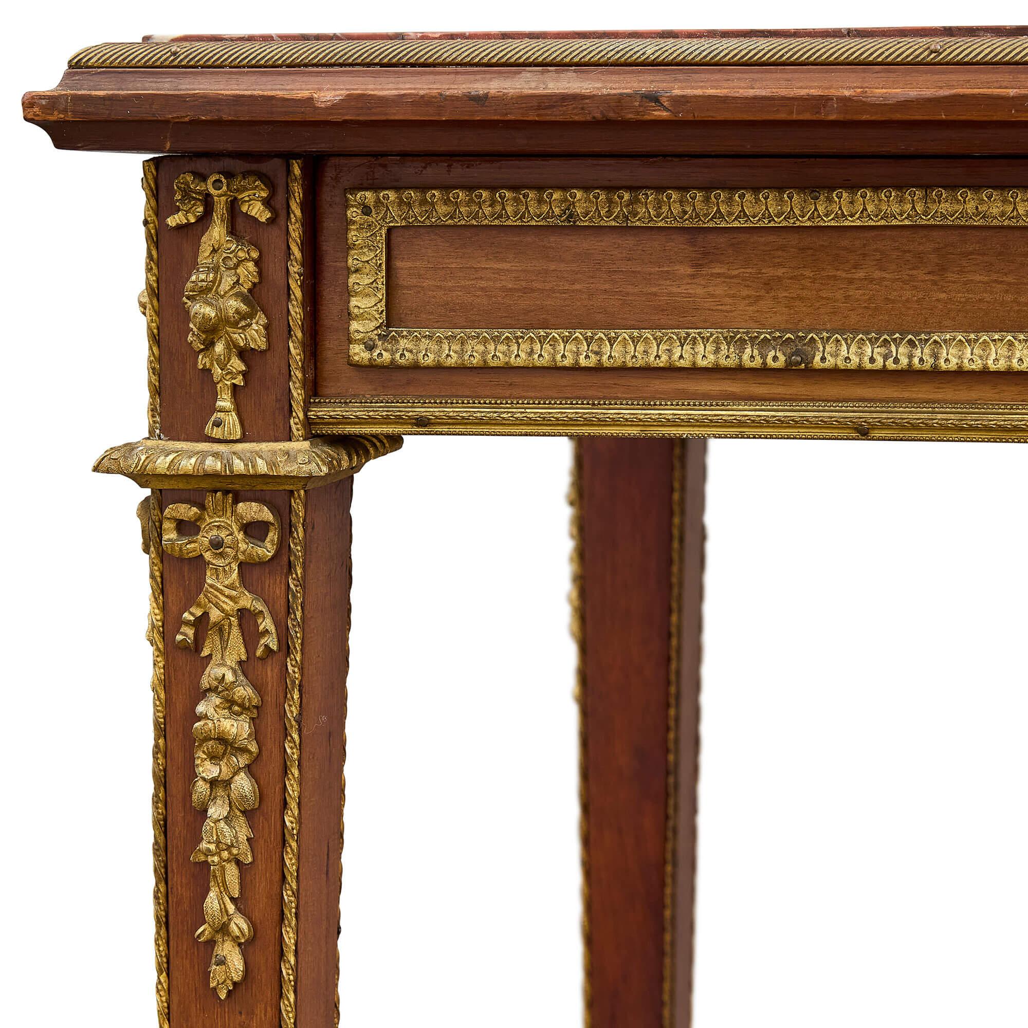 XIXe siècle Table d'appoint ancienne en bronze doré et jaspe de style Louis XVI en vente