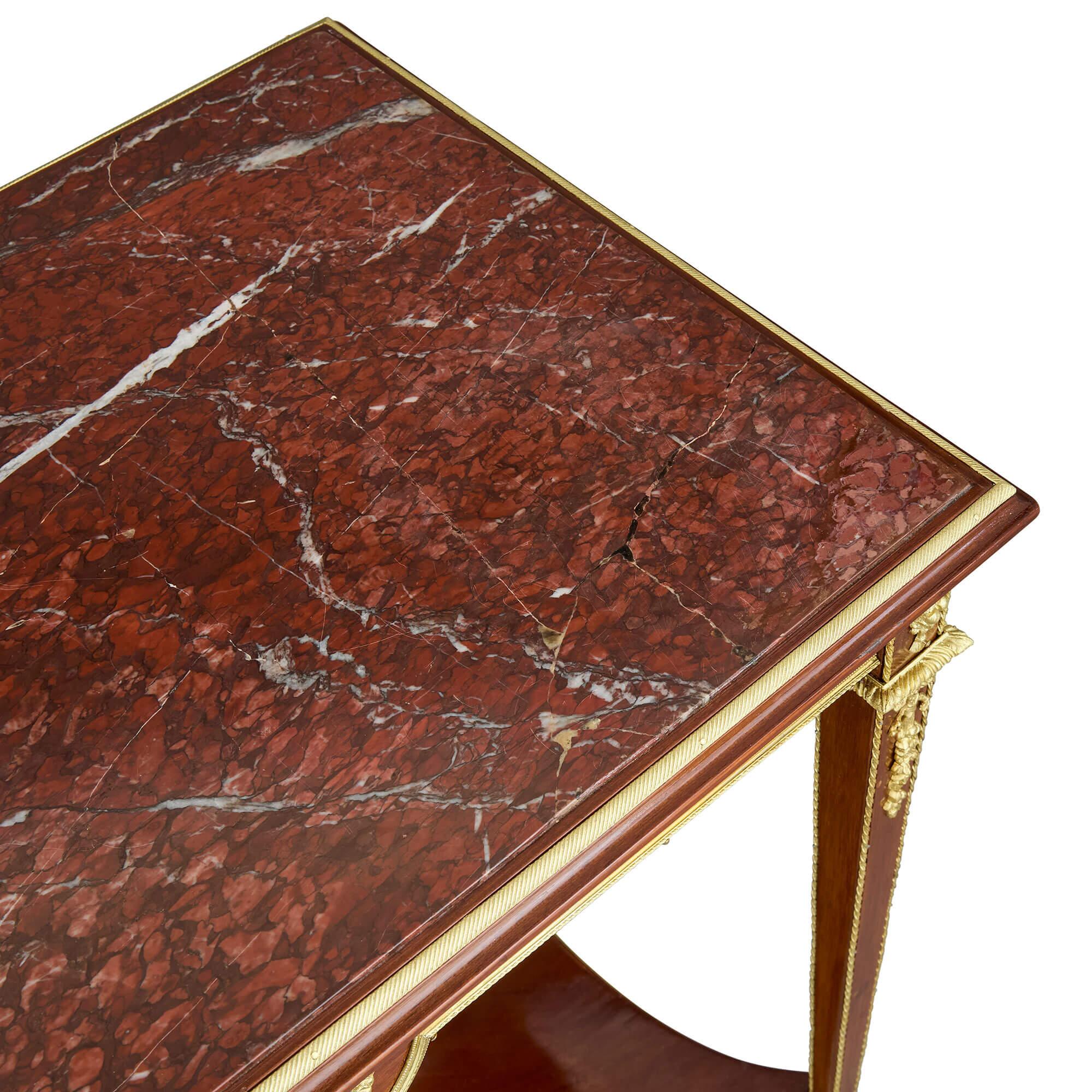 Antigua Mesa Auxiliar Montada de Ormolina y Jaspe de Estilo Luis XVI Ormolú en venta