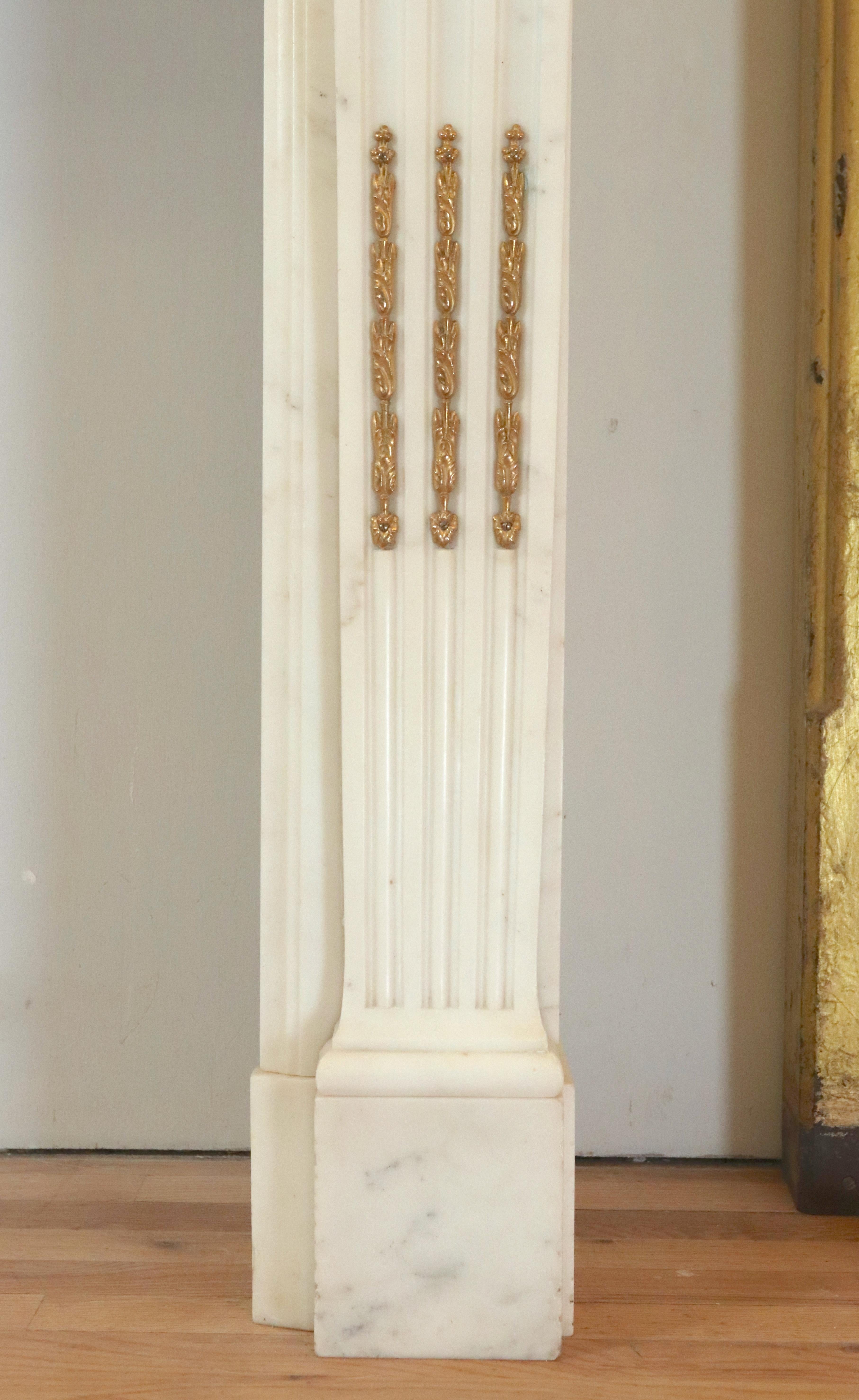 Antique Louis XVI White Marble Mantel Gilded Bronze Ormulu For Sale 6