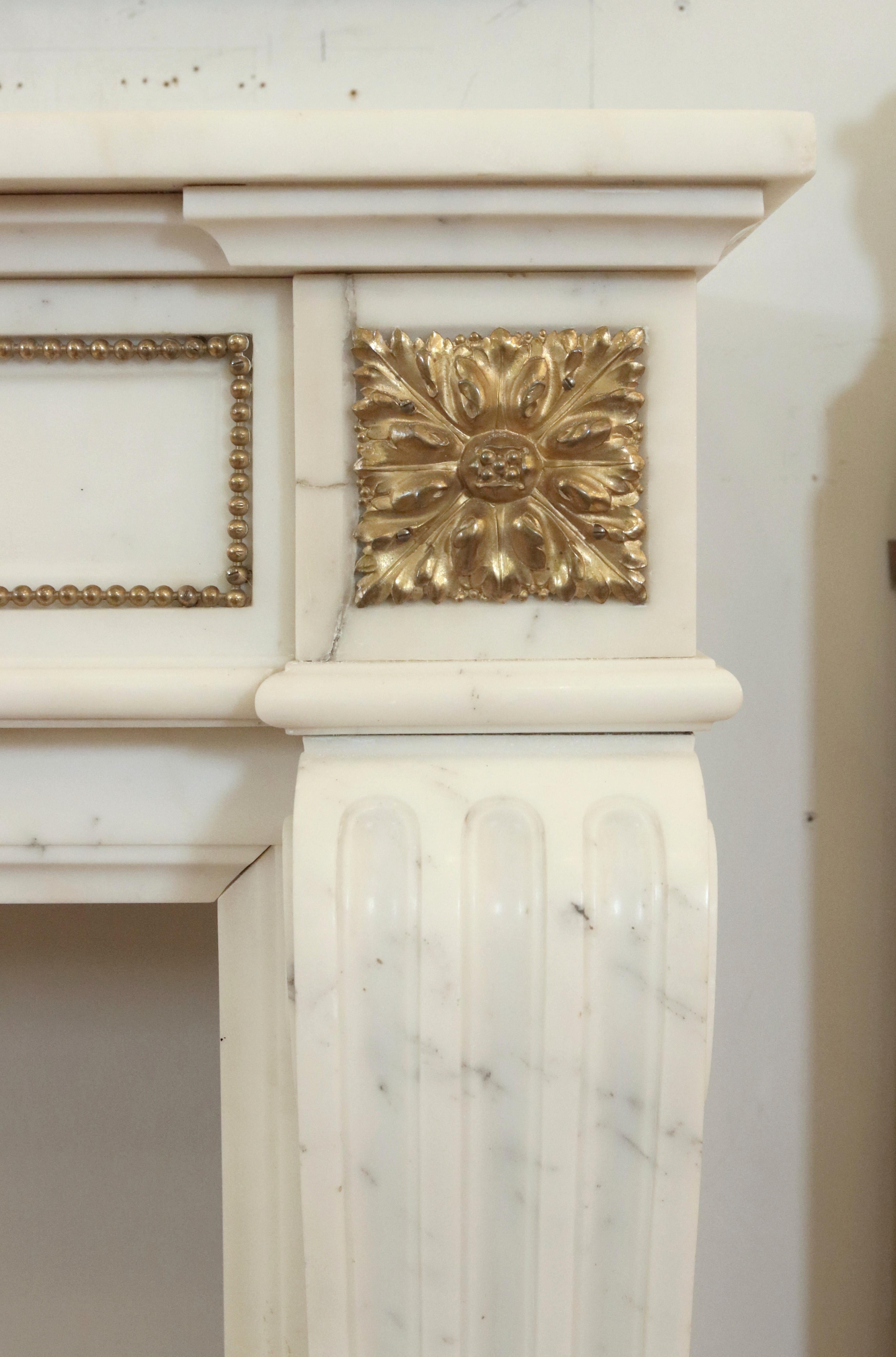 Antique Louis XVI White Marble Mantel Gilded Bronze Ormulu For Sale 2