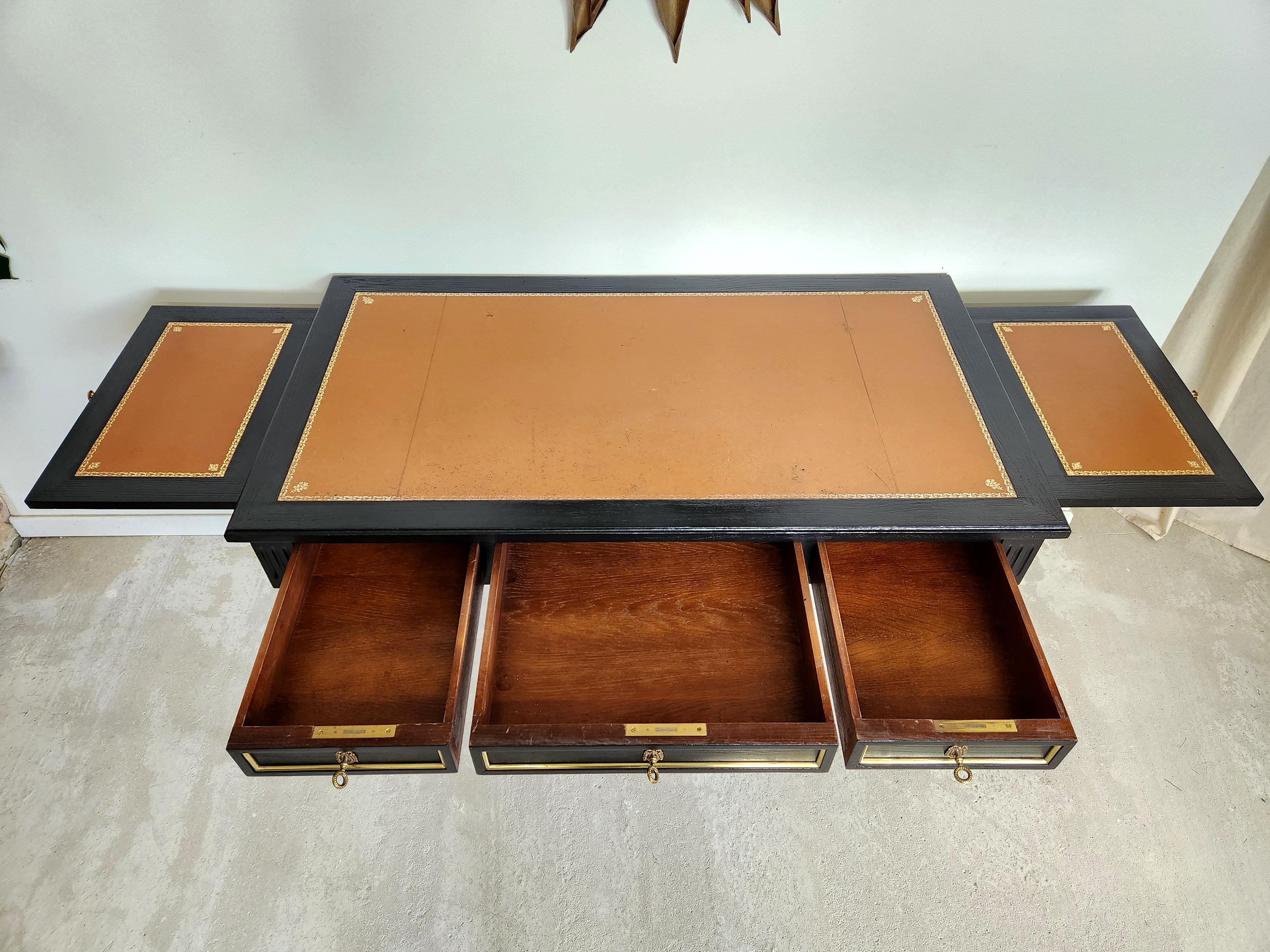Antico scrittoio Luigi XVI, pelle cognac, bronzo e ottone in vendita 4