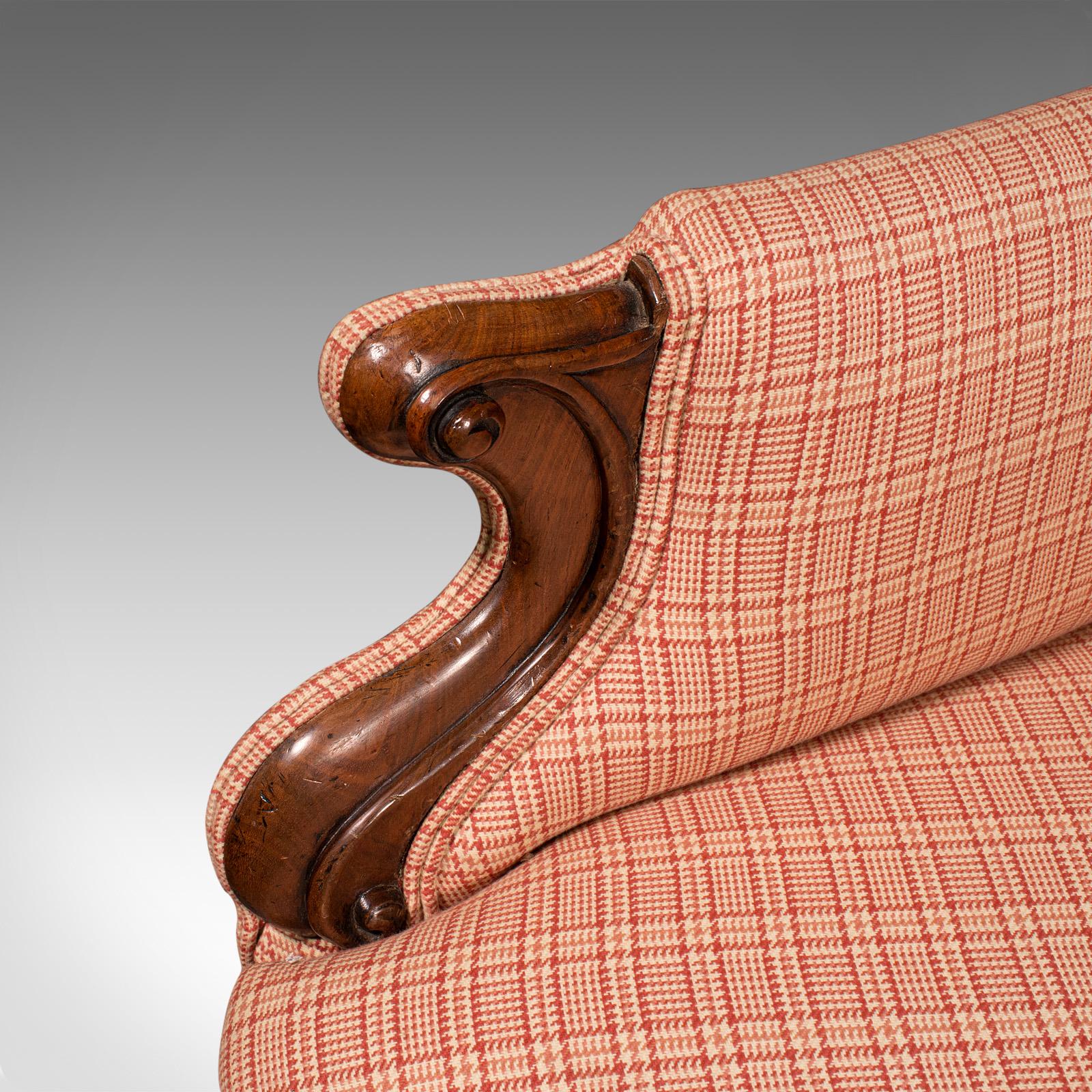 Antiker Love-Sitz, englisch, Nussbaum, Duet Bench, Hundebett, kleines Sofa, viktorianisch (Textil) im Angebot
