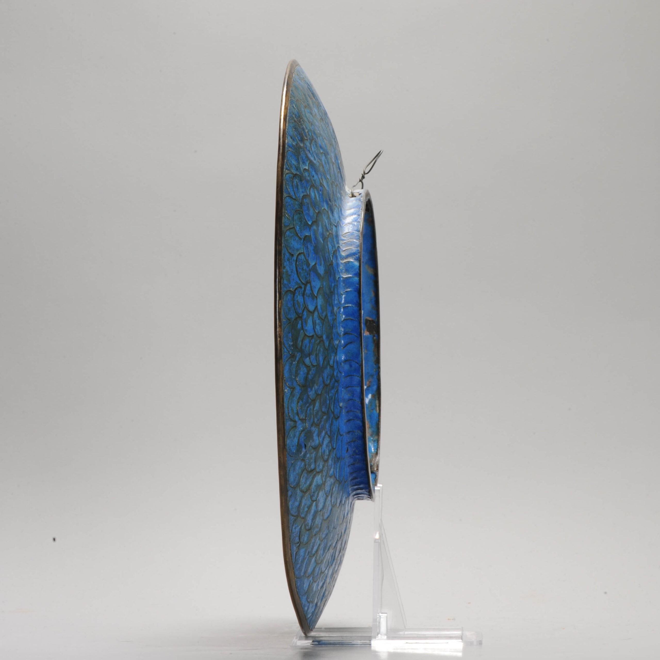 Giapponese Antico e grazioso piatto da parete giapponese Millefiori Fiori di bronzo Cloisonne, 19° C. in vendita