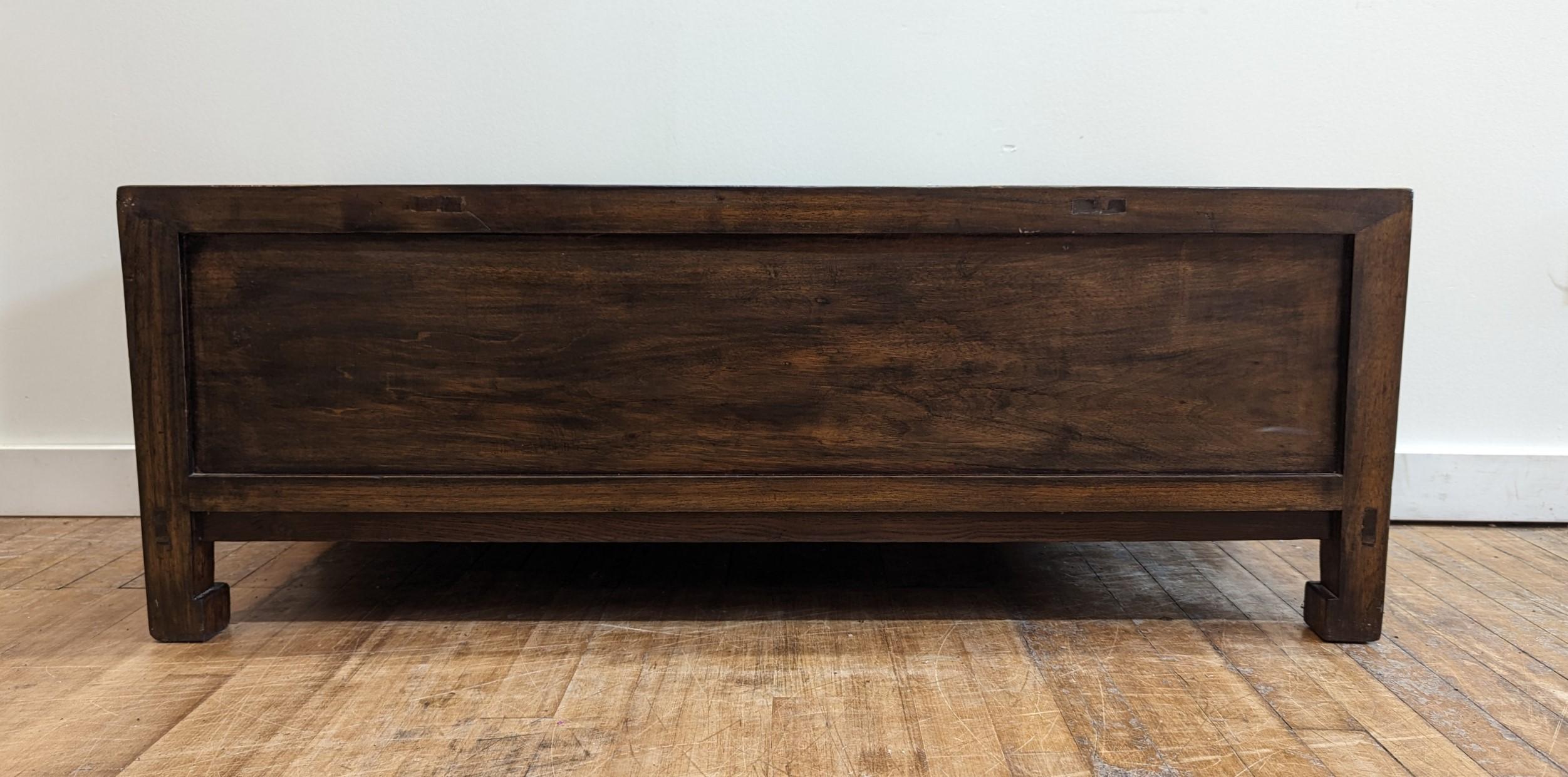 Antique Low Table Coffer In Good Condition For Sale In New York, NY