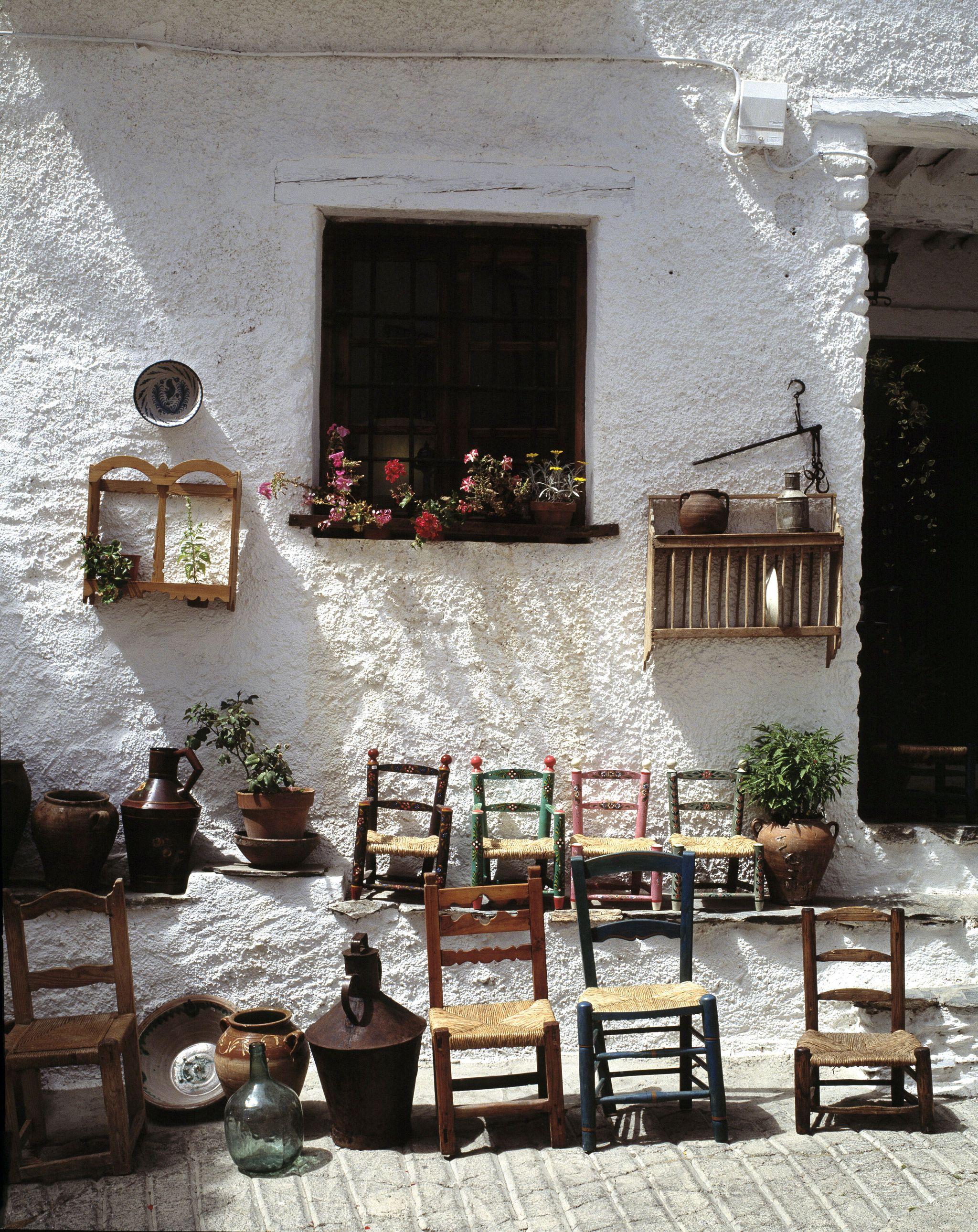 Antike, niedrige, traditionelle Andalusianische, mediterrane Stühle aus Holz und Seil im Angebot 7