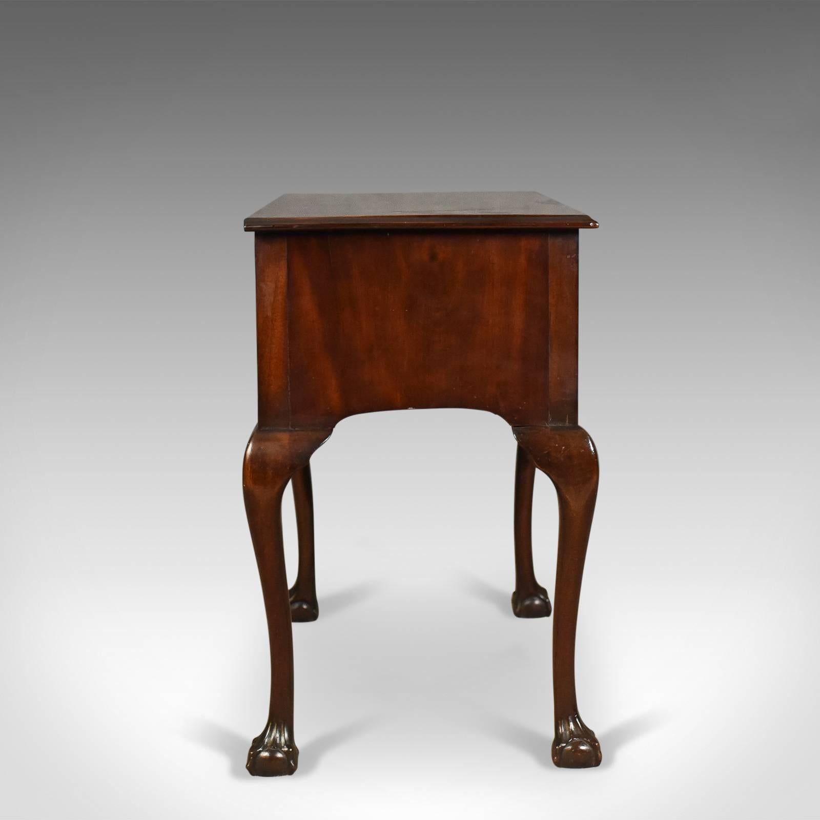 Antiker englischer niedriger spätviktorianischer Mahagoni-Tisch, um 1900 (Viktorianisch)