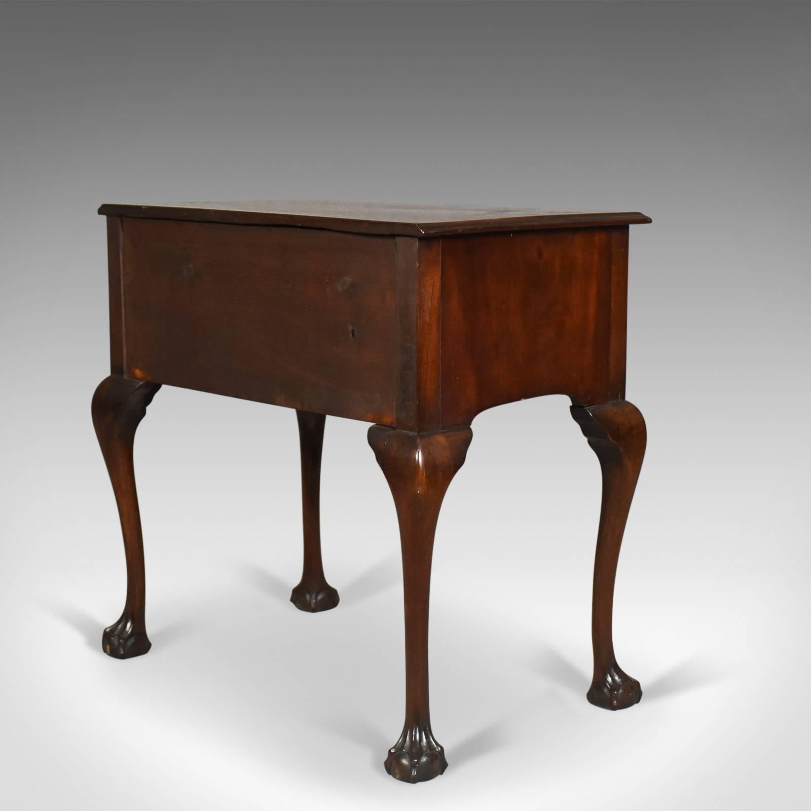 Antiker englischer niedriger spätviktorianischer Mahagoni-Tisch, um 1900 (Englisch)