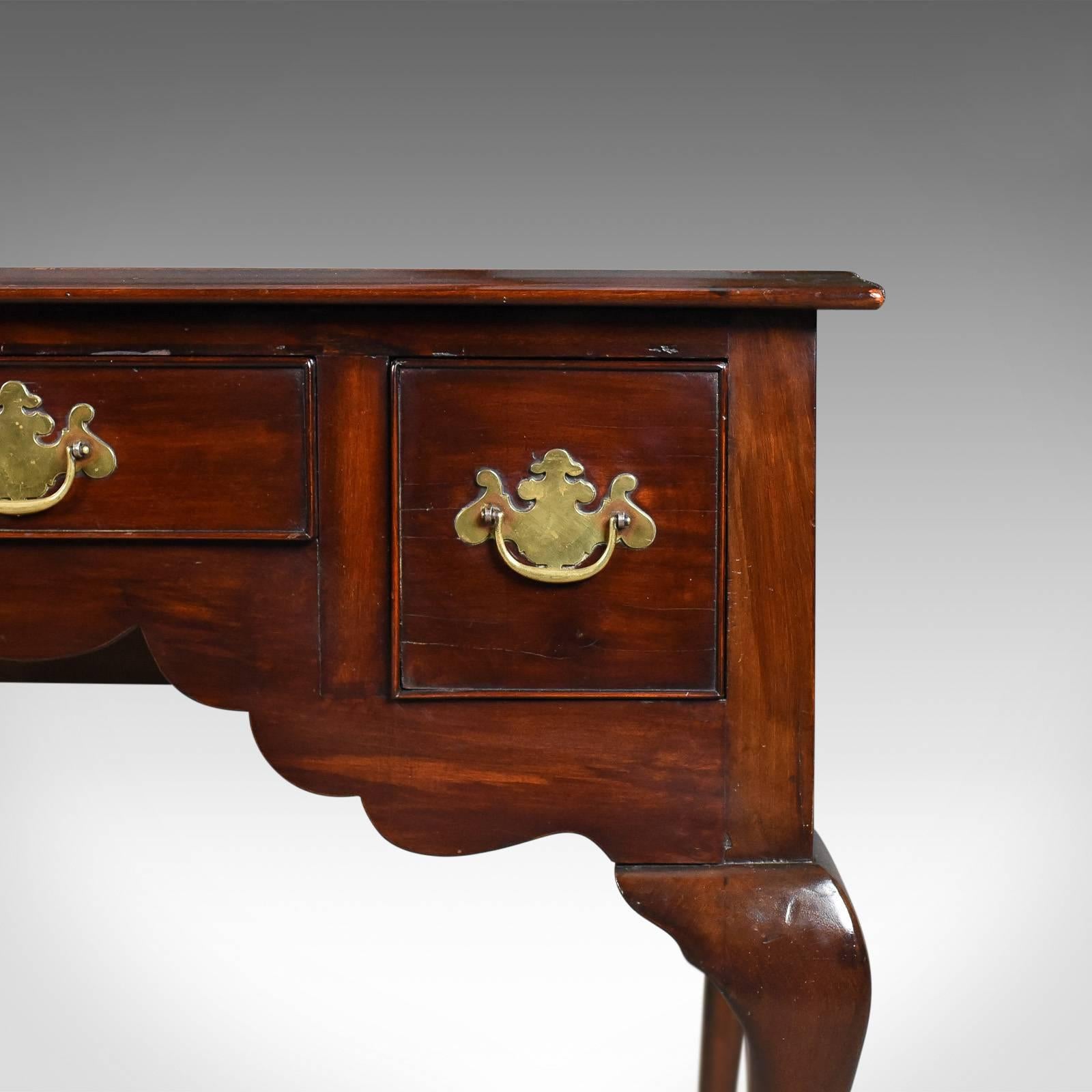 Antiker englischer niedriger spätviktorianischer Mahagoni-Tisch, um 1900 (20. Jahrhundert)