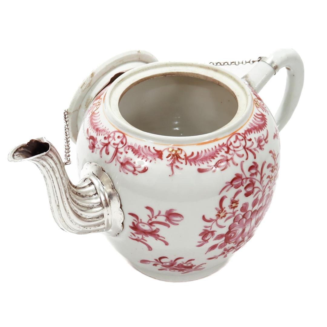 Antique Lowestoft Chinese Export Famille Rose Porcelain Make-Do Teapot For Sale 3