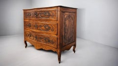 Italienische antike italienische Luigi XV.-Kommode aus massivem Nussbaumholz, 1750er Jahre