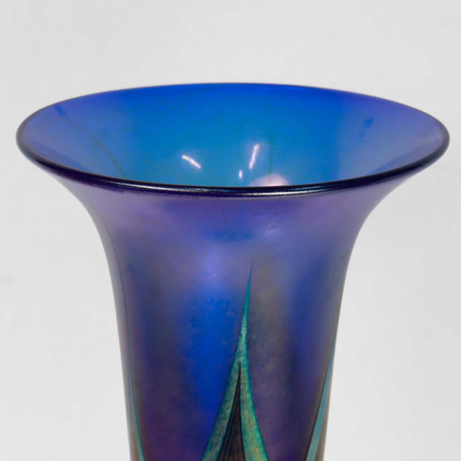 Antike Lundberg Studios Kunstglas gezogene Feder Kupfer montiert Trompete Vase im Angebot 2
