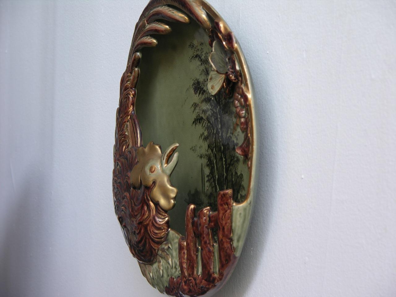 Antique Lunéville French Green Brown Gold Majolica Butterfly Wall Pocket Vase en vente 3