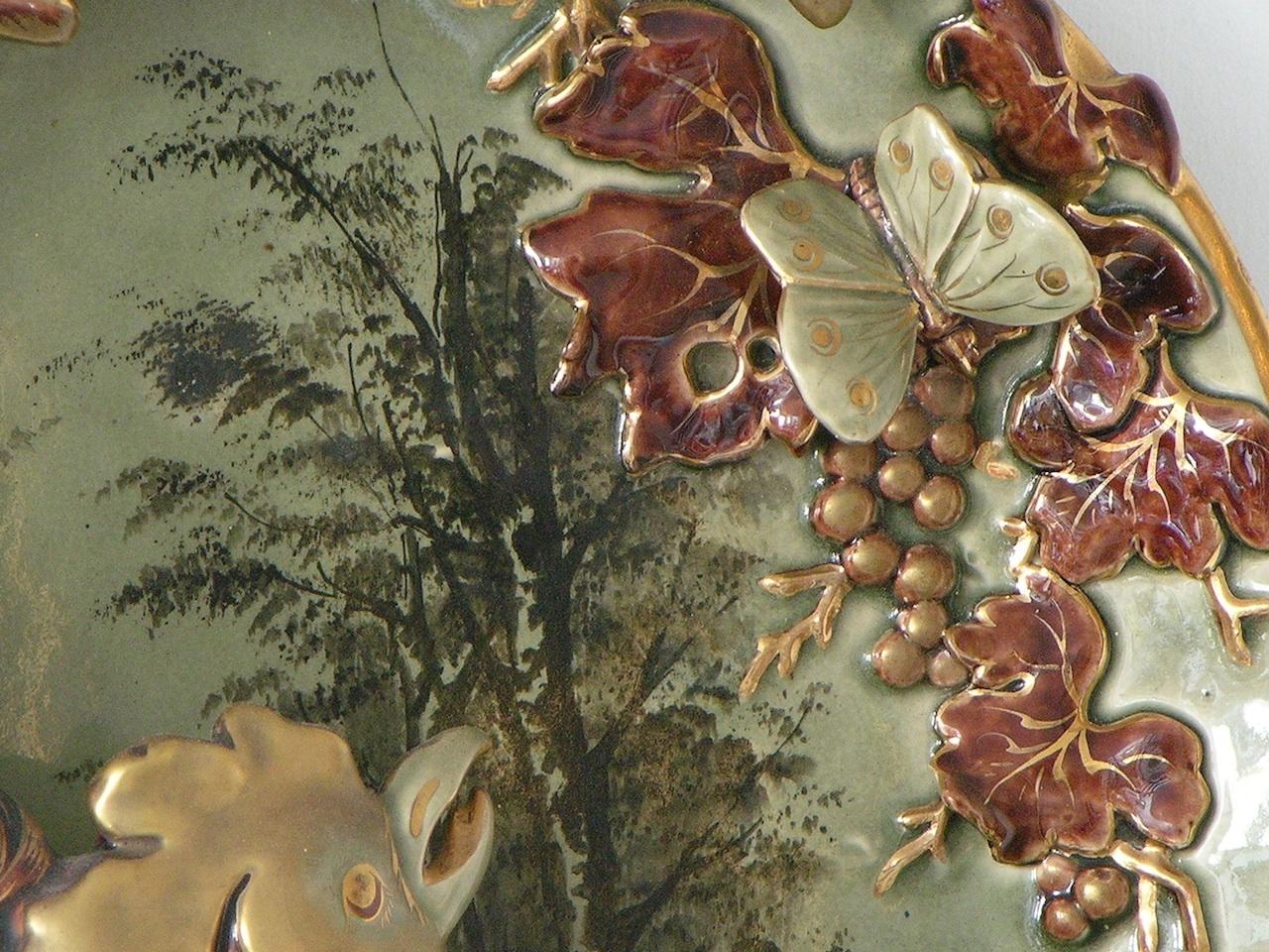Romantique Antique Lunéville French Green Brown Gold Majolica Butterfly Wall Pocket Vase en vente