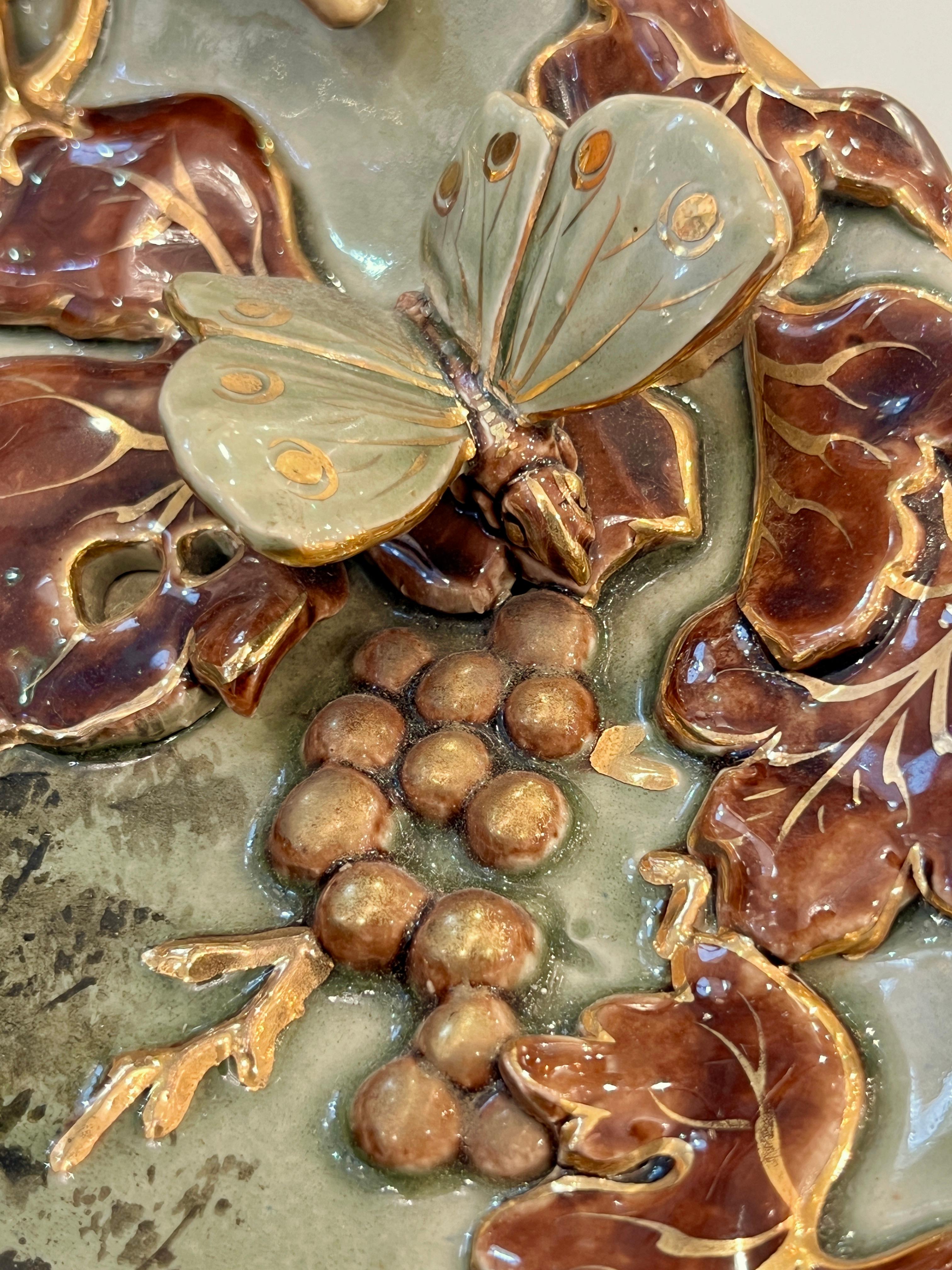 Doré Antique Lunéville French Green Brown Gold Majolica Butterfly Wall Pocket Vase en vente