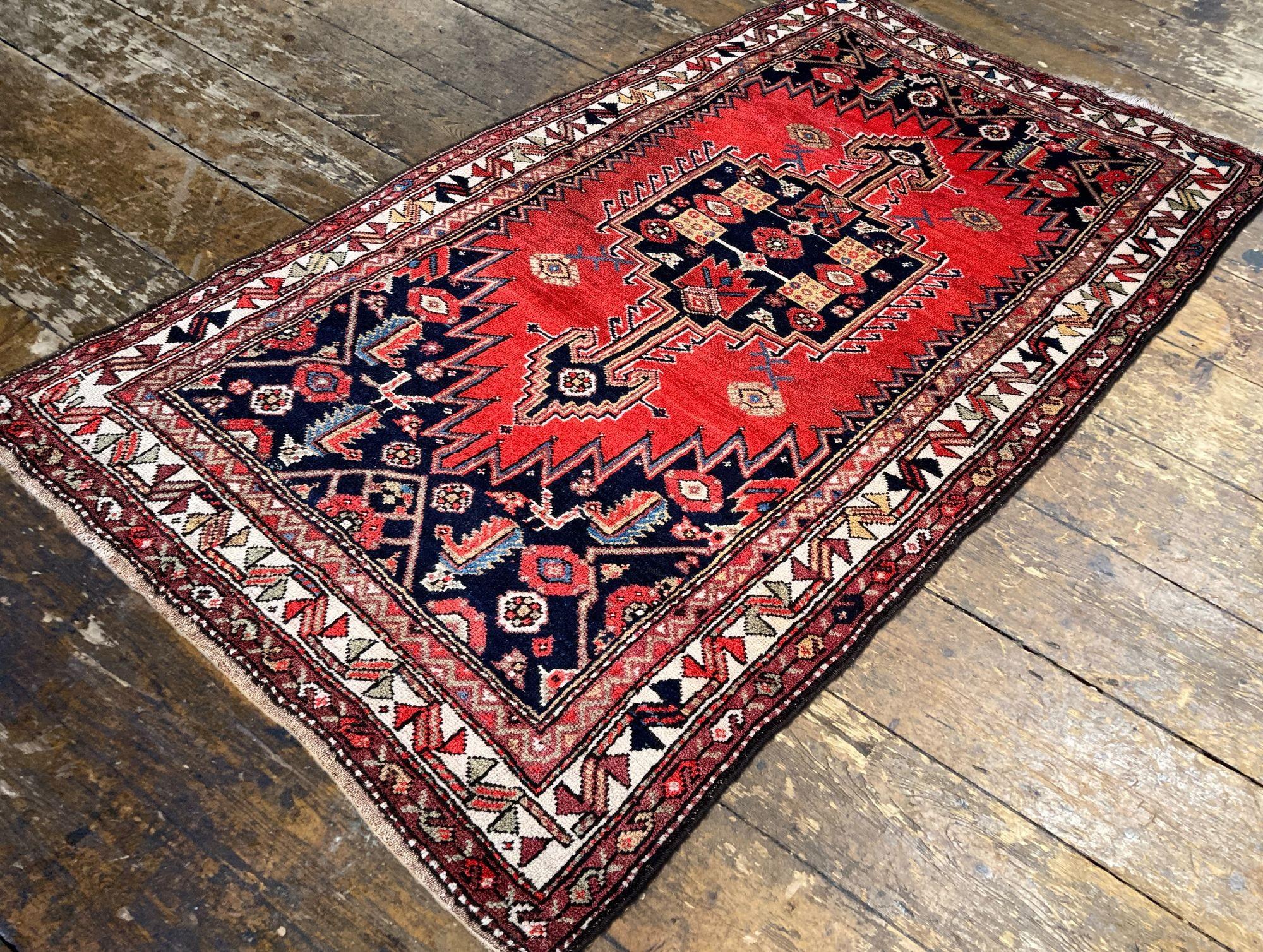Antiker Luri-Teppich 1,97 m x 1,30 m, antik (Wolle) im Angebot