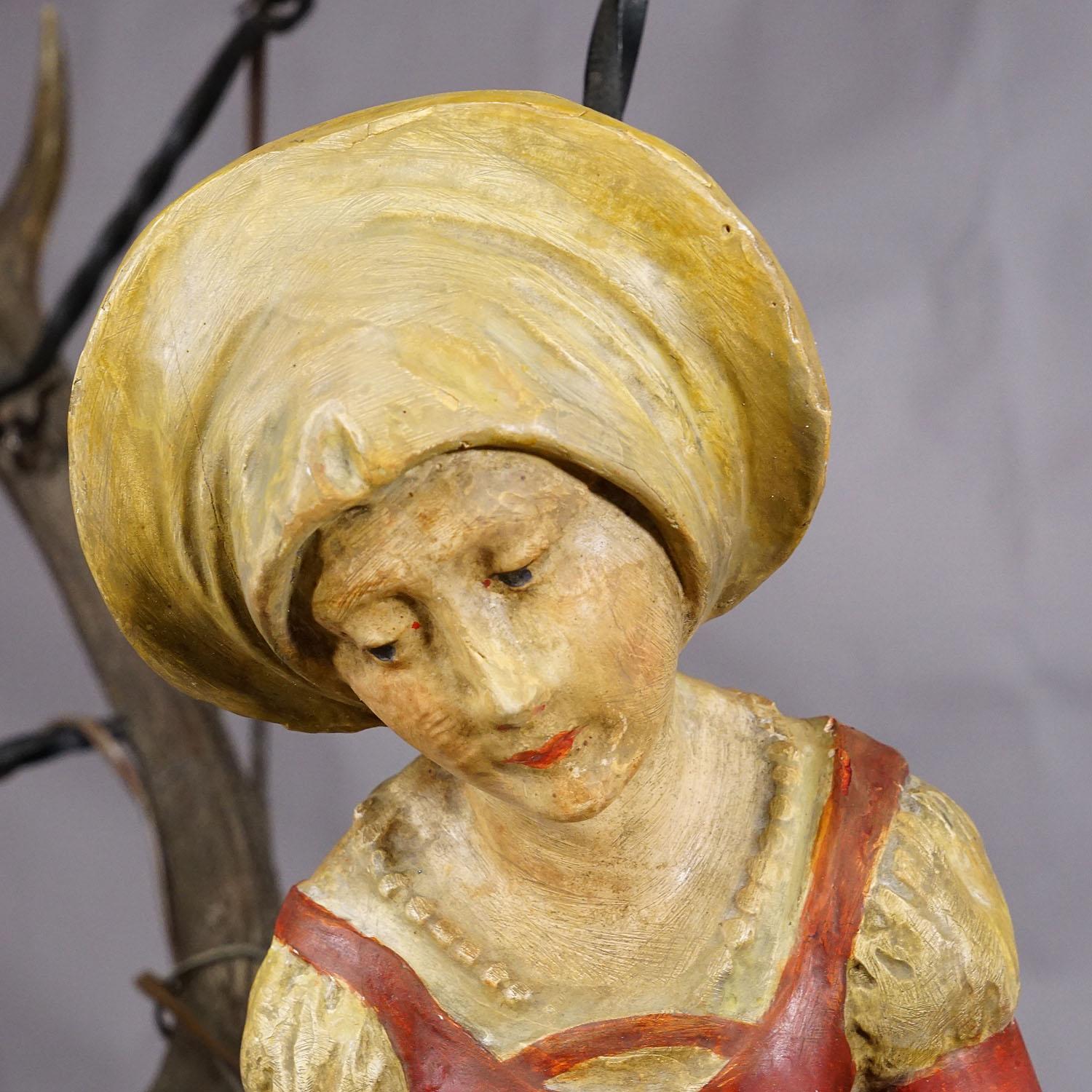 Antique Lusterweibchen of a Medieval Noble Lady ca. 1880s In Good Condition For Sale In Berghuelen, DE