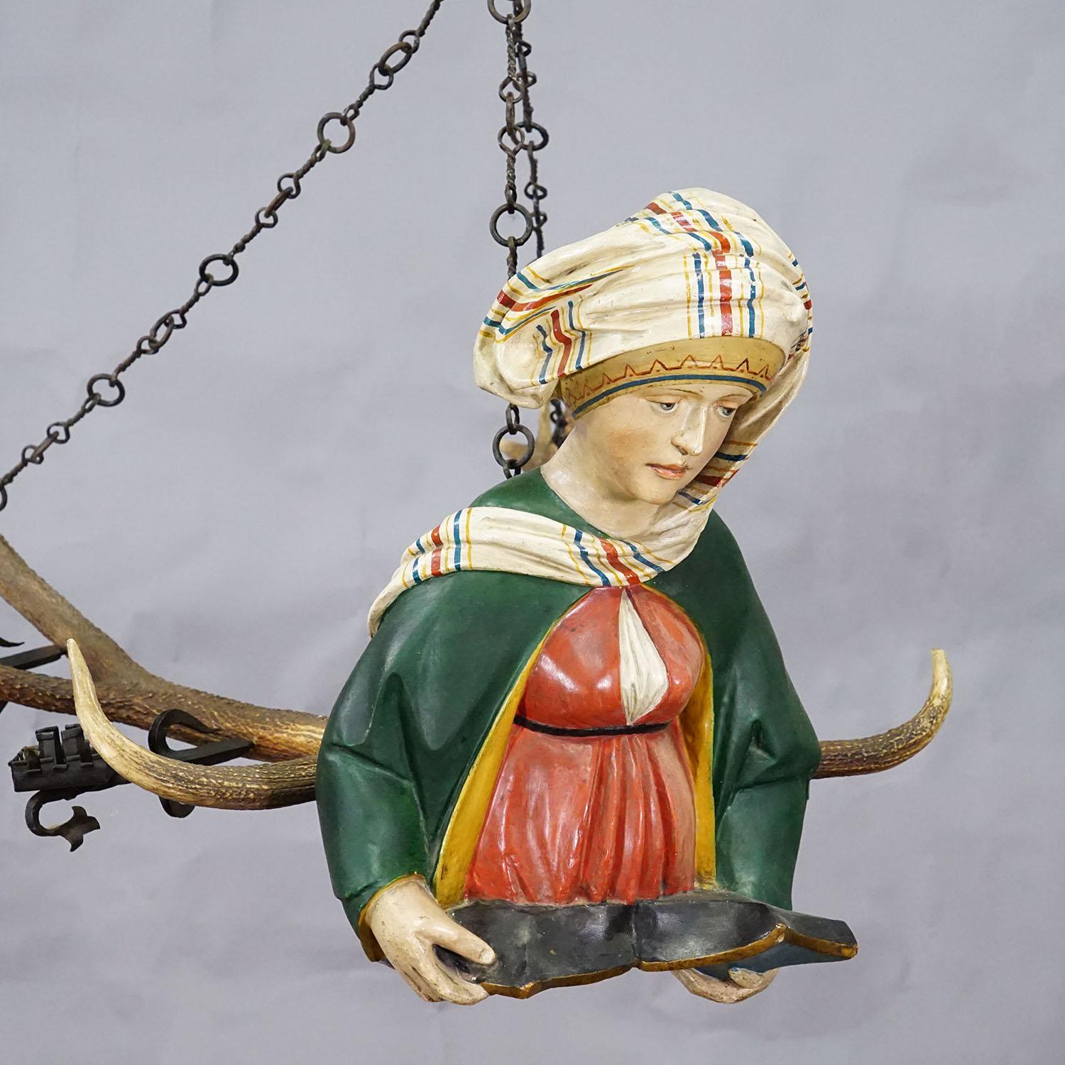 Antikes Lusterweibchen einer Patrizierin, Deutschland 1900 (Renaissance) im Angebot