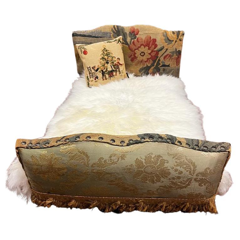 Antique Luxurious Late 18th Century Royal Dog Bed with French Tapestry and Silk For Sale