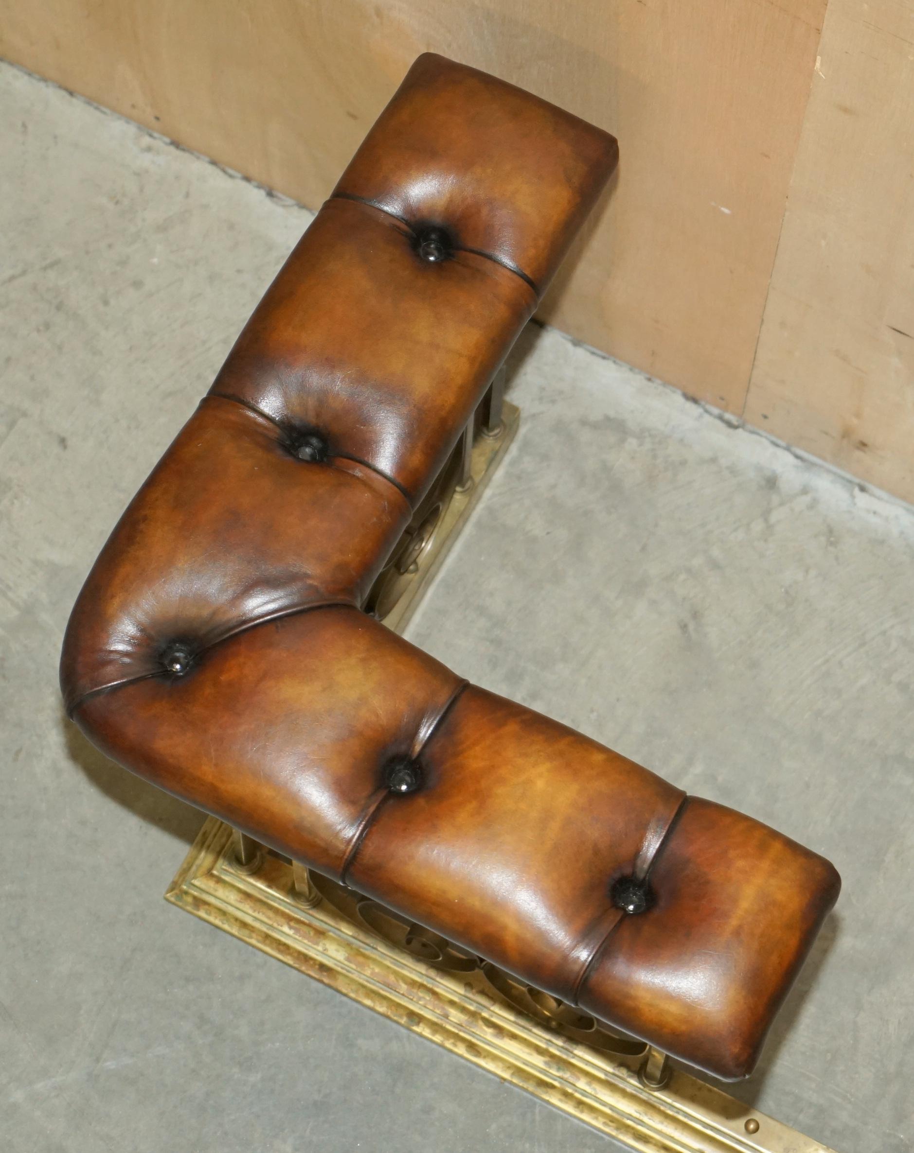 ANTiQUE LUXURY FULLY RESTORED CLUB FENDER WITH BROWN LEATHER CHESTERFIELD SEATS For Sale 4