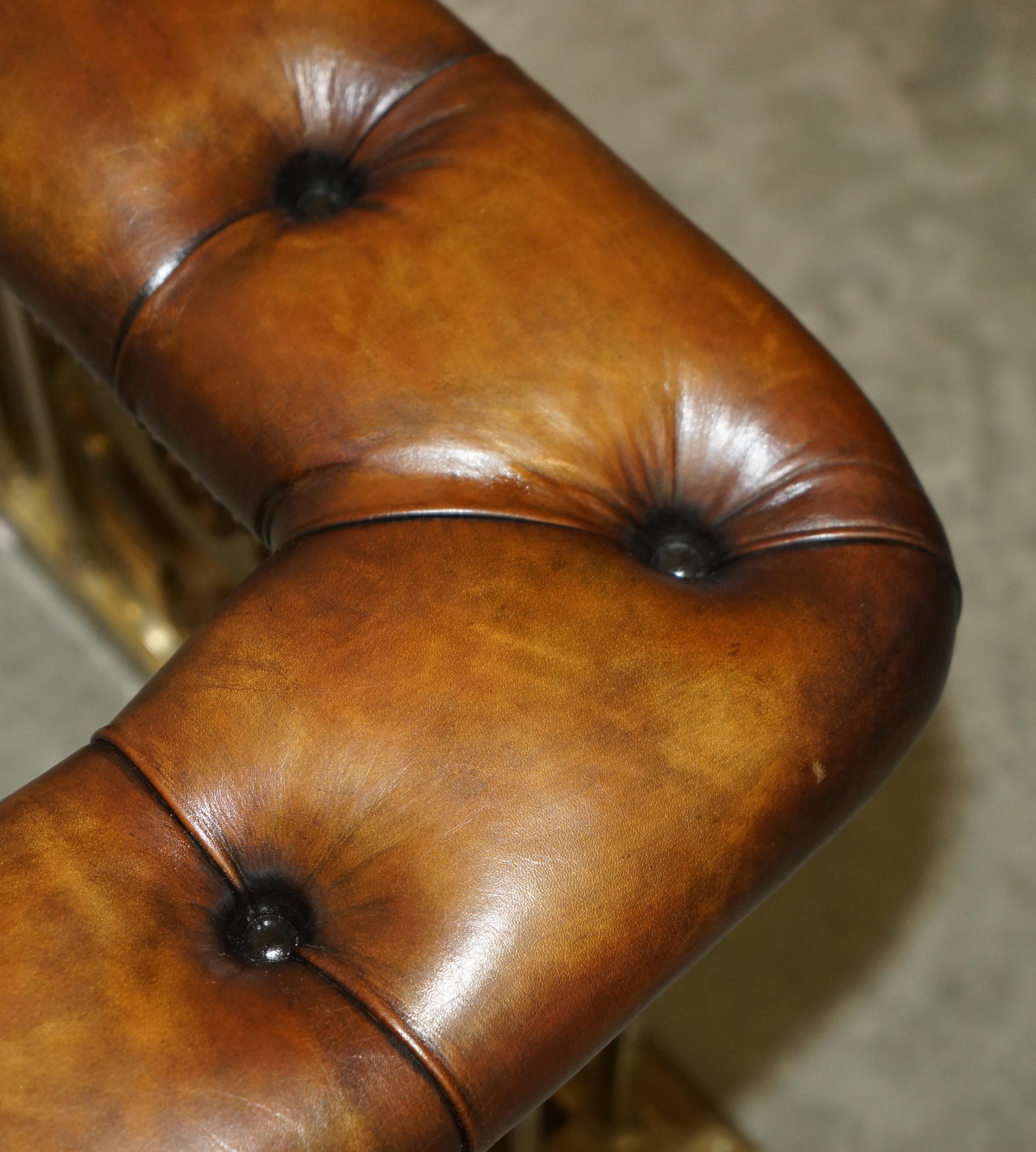 ANTiQUE LUXURY FULLY RESTORED CLUB FENDER WITH BROWN LEATHER CHESTERFIELD SEATS For Sale 9